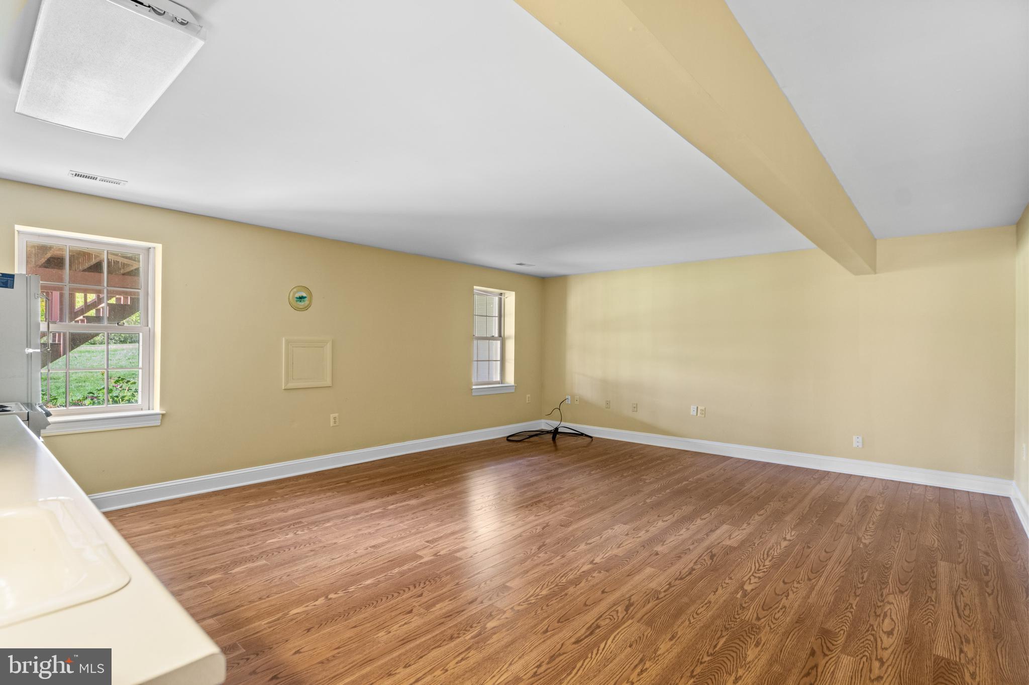 FARMINGTON ON THE GREEN - Residential