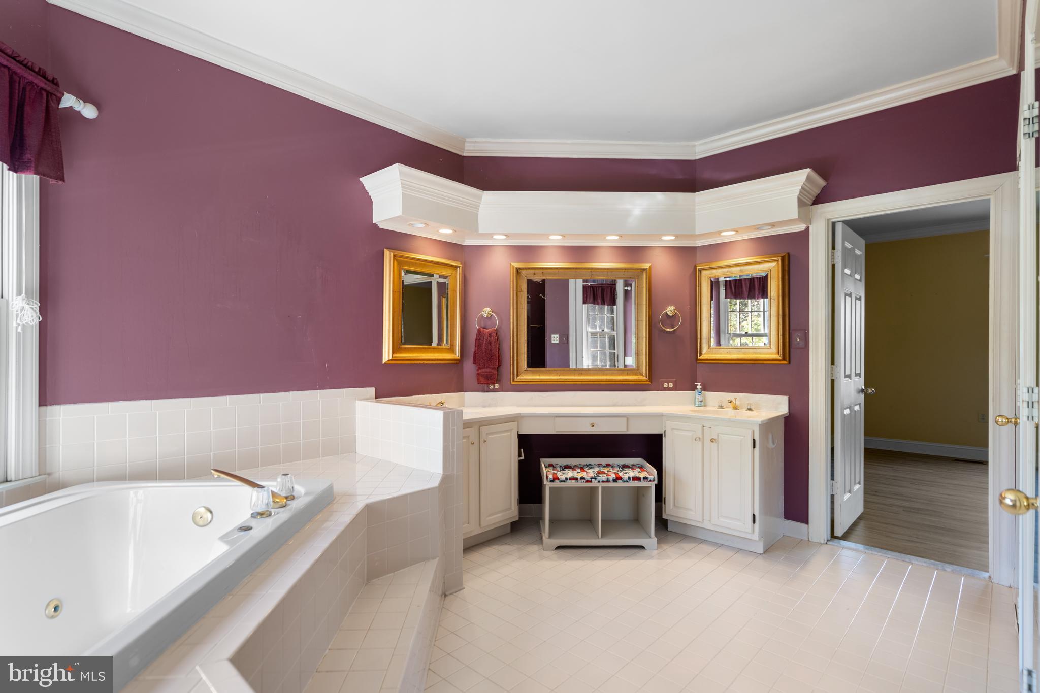 FARMINGTON ON THE GREEN - Residential