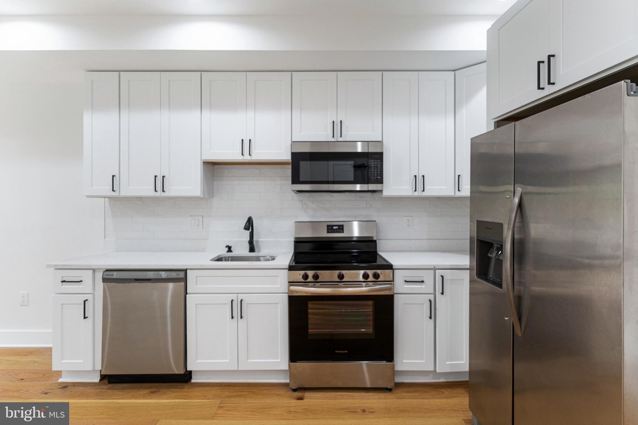 1107 QUEEN STREET NE PH-4