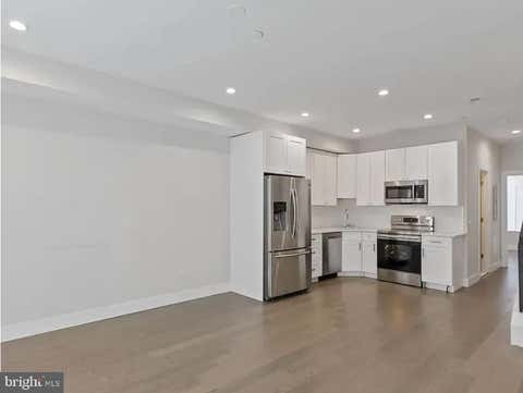 Townhouse For Rent - 2118 N 8th Street #A<br/> PHILADELPHIA, PA 19122