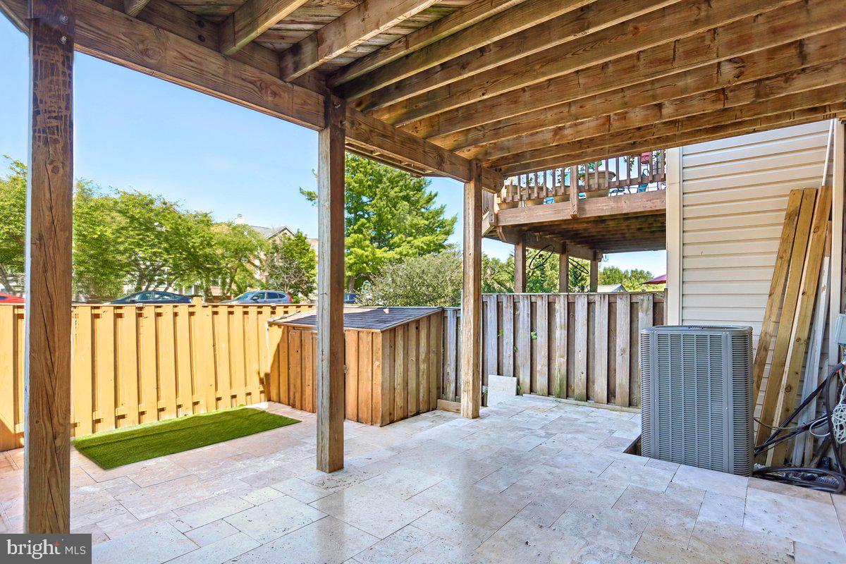 7424 EMERALD DRIVE