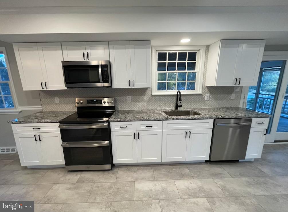 LINDEN HILL VILLAG - Residential