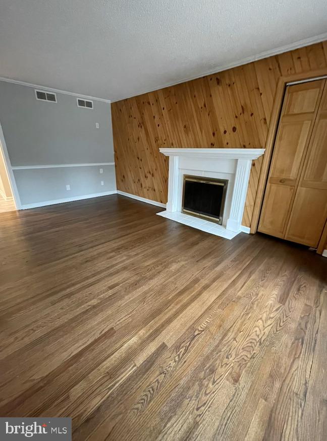 LINDEN HILL VILLAG - Residential