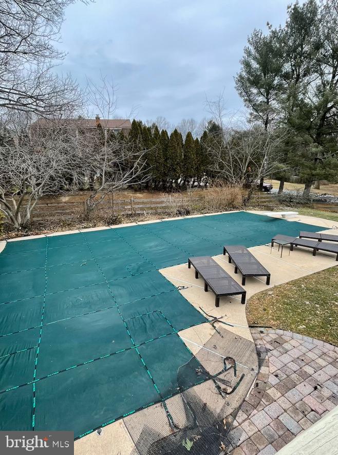 LINDEN HILL VILLAG - Residential