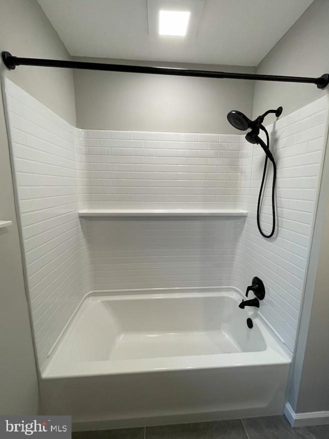 LINDEN HILL VILLAG - Residential