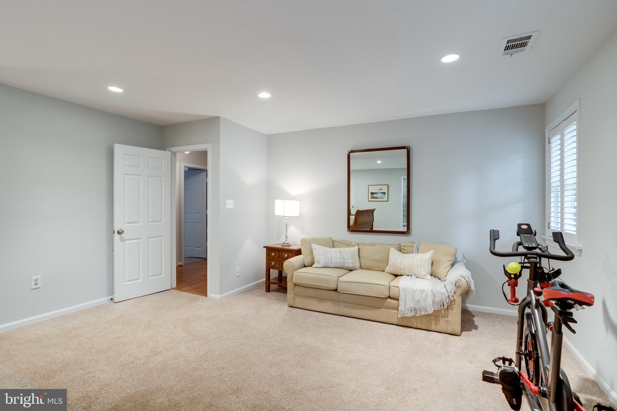 WOLF TRAP WOODS - Residential