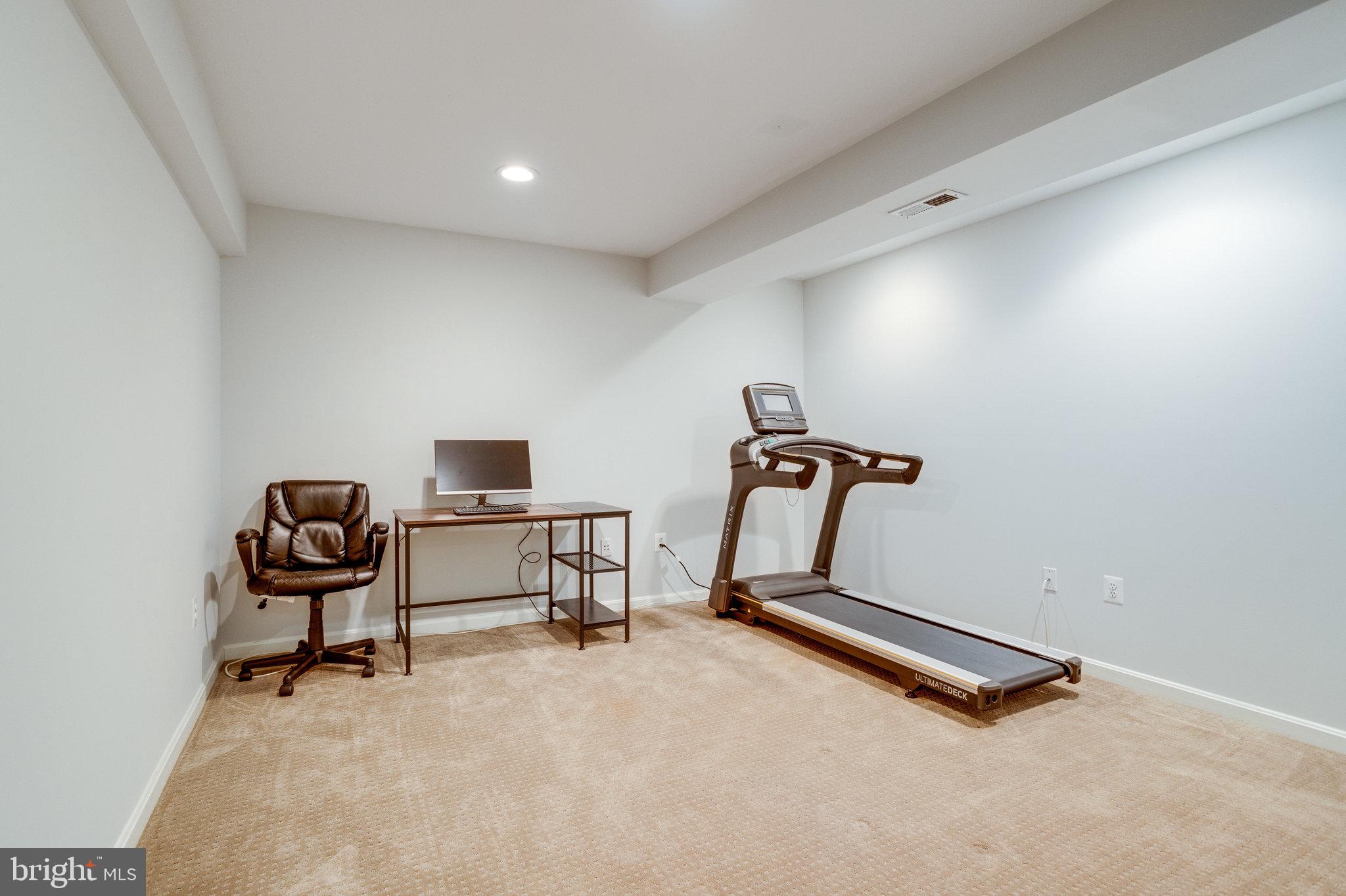 WOLF TRAP WOODS - Residential