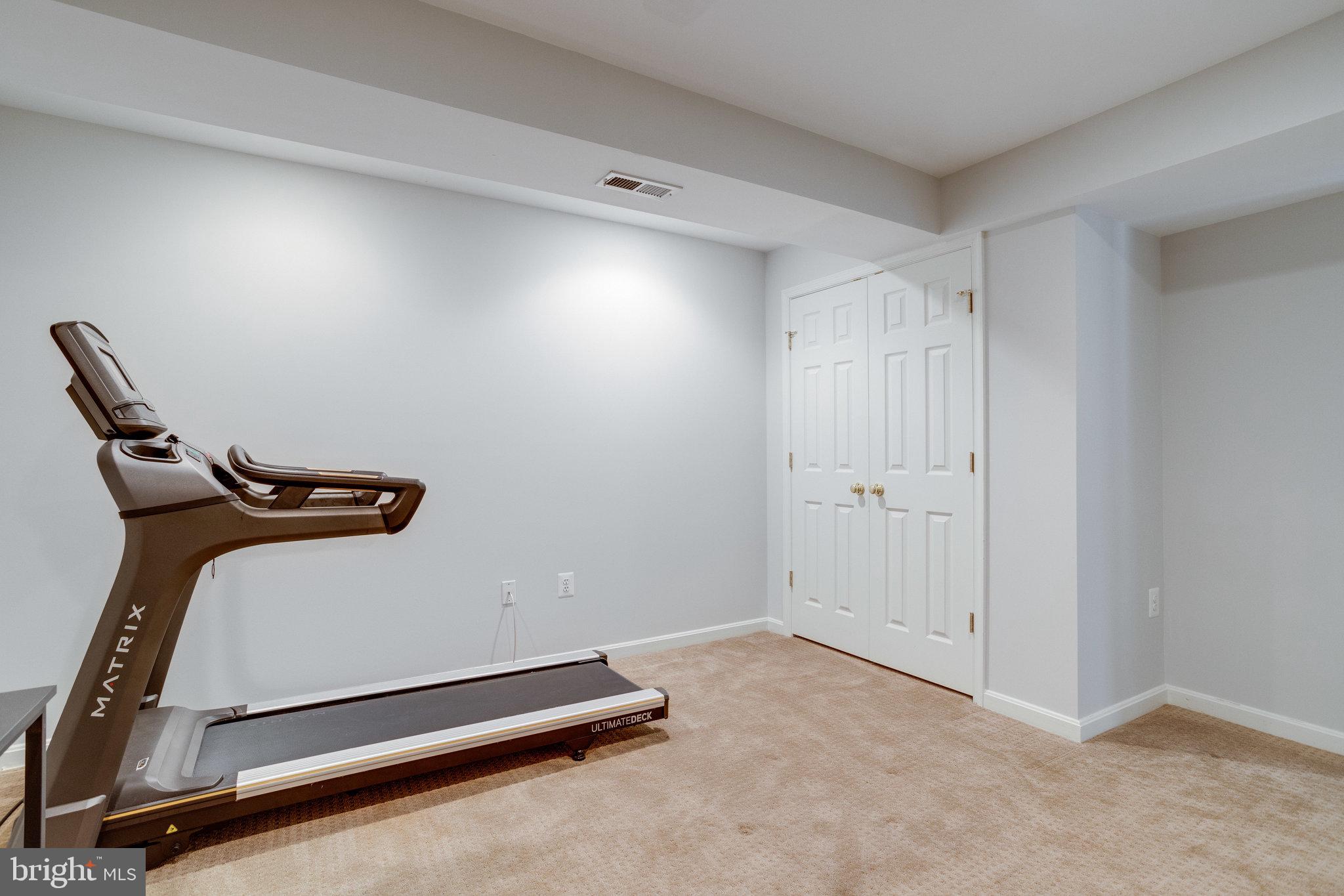 WOLF TRAP WOODS - Residential