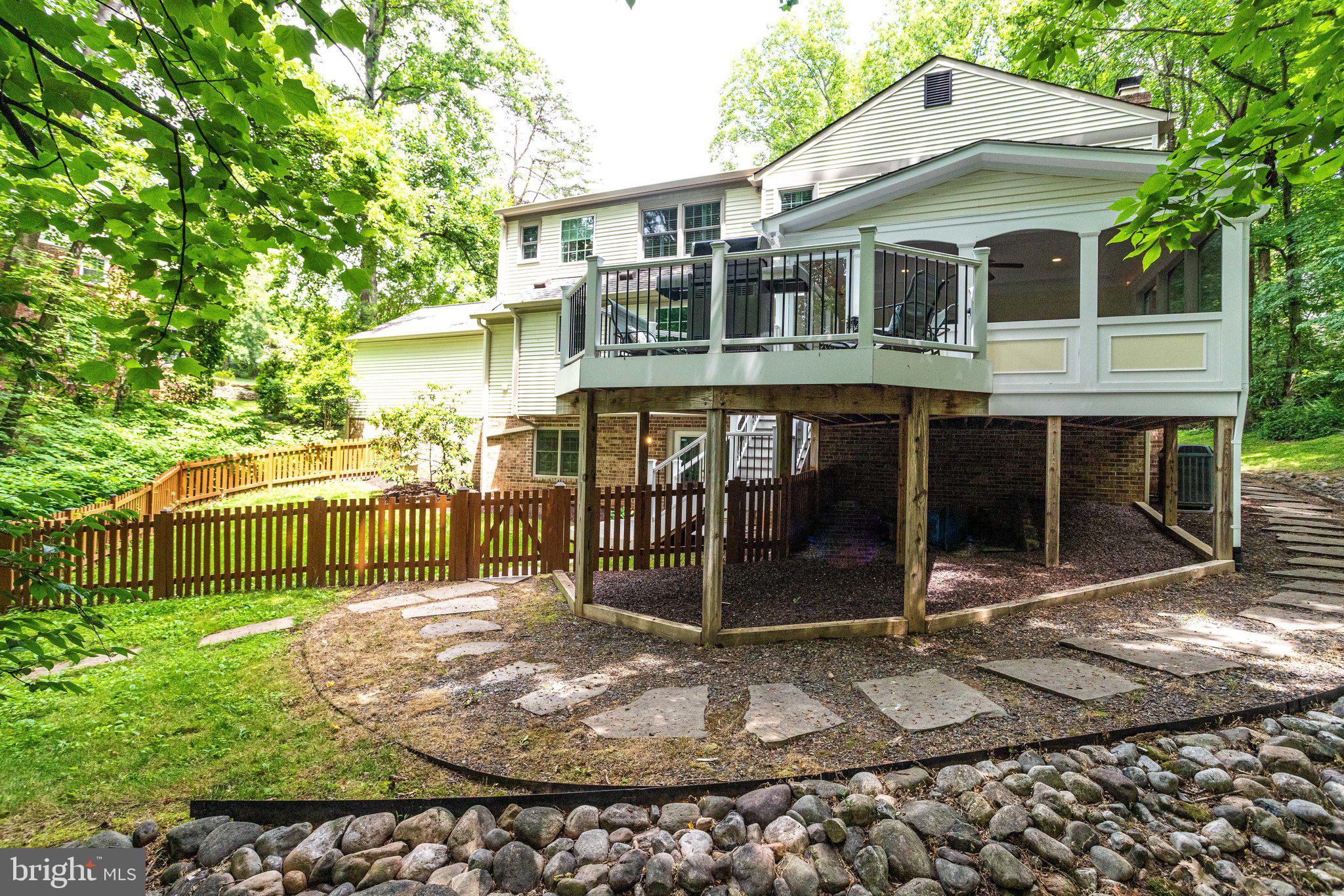 WOLF TRAP WOODS - Residential