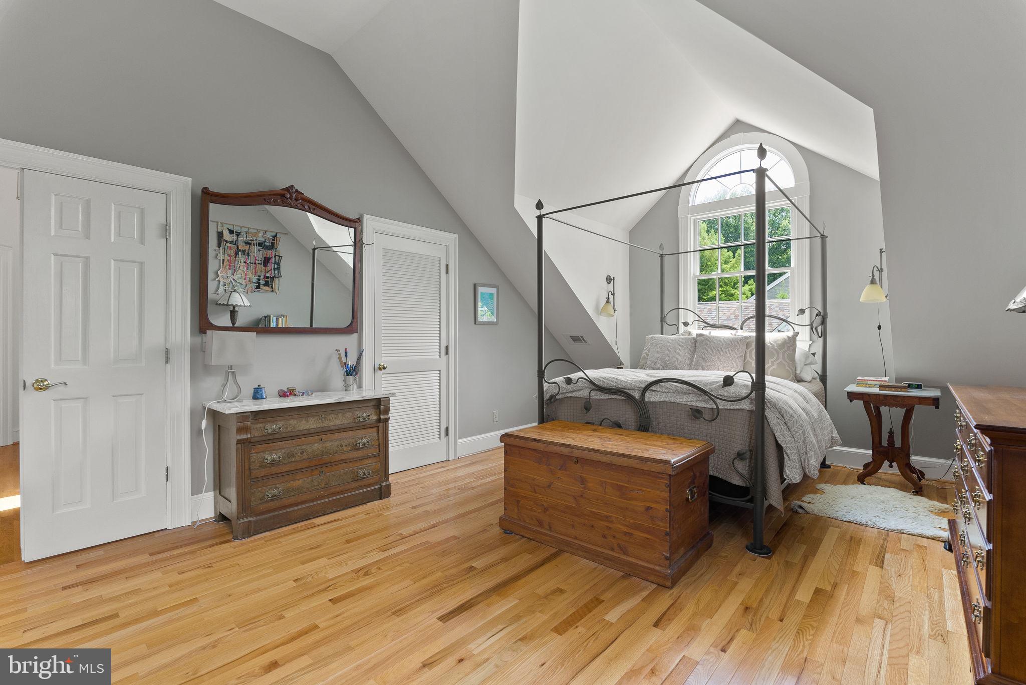 MOUNT VERNON PARK - Residential