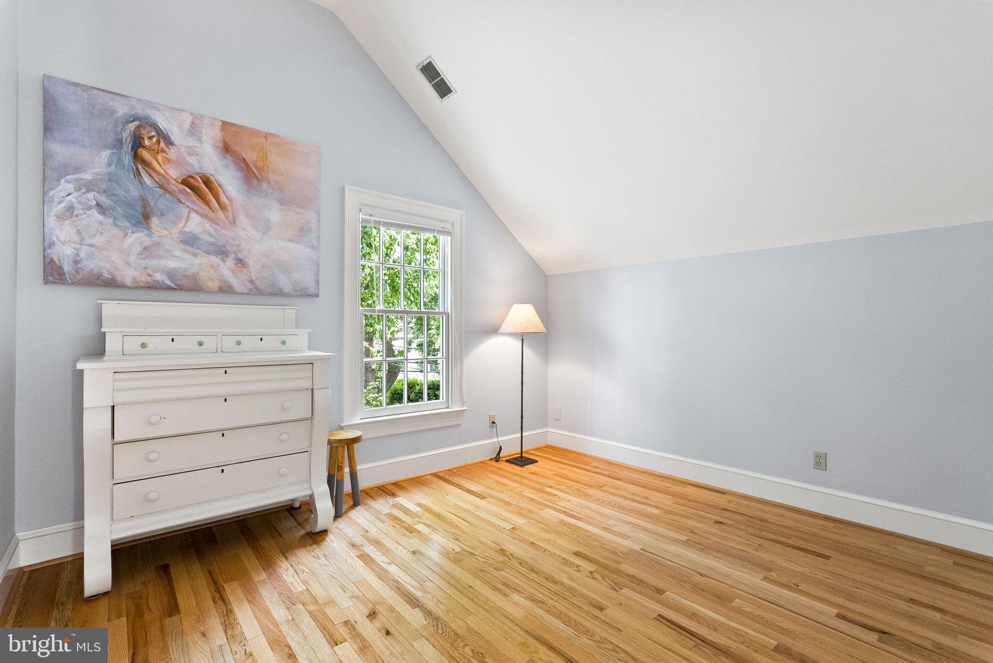 MOUNT VERNON PARK - Residential