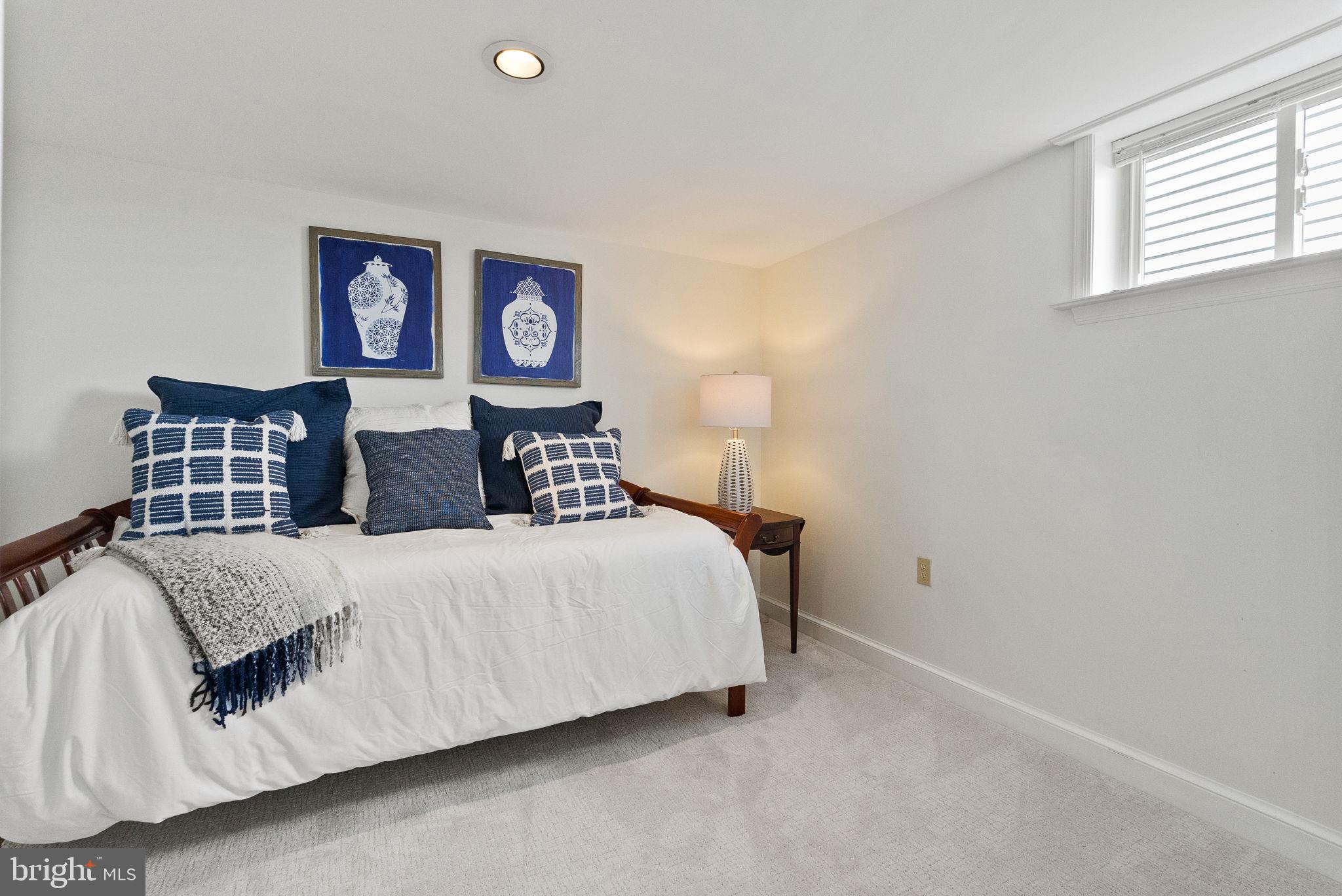 MOUNT VERNON PARK - Residential