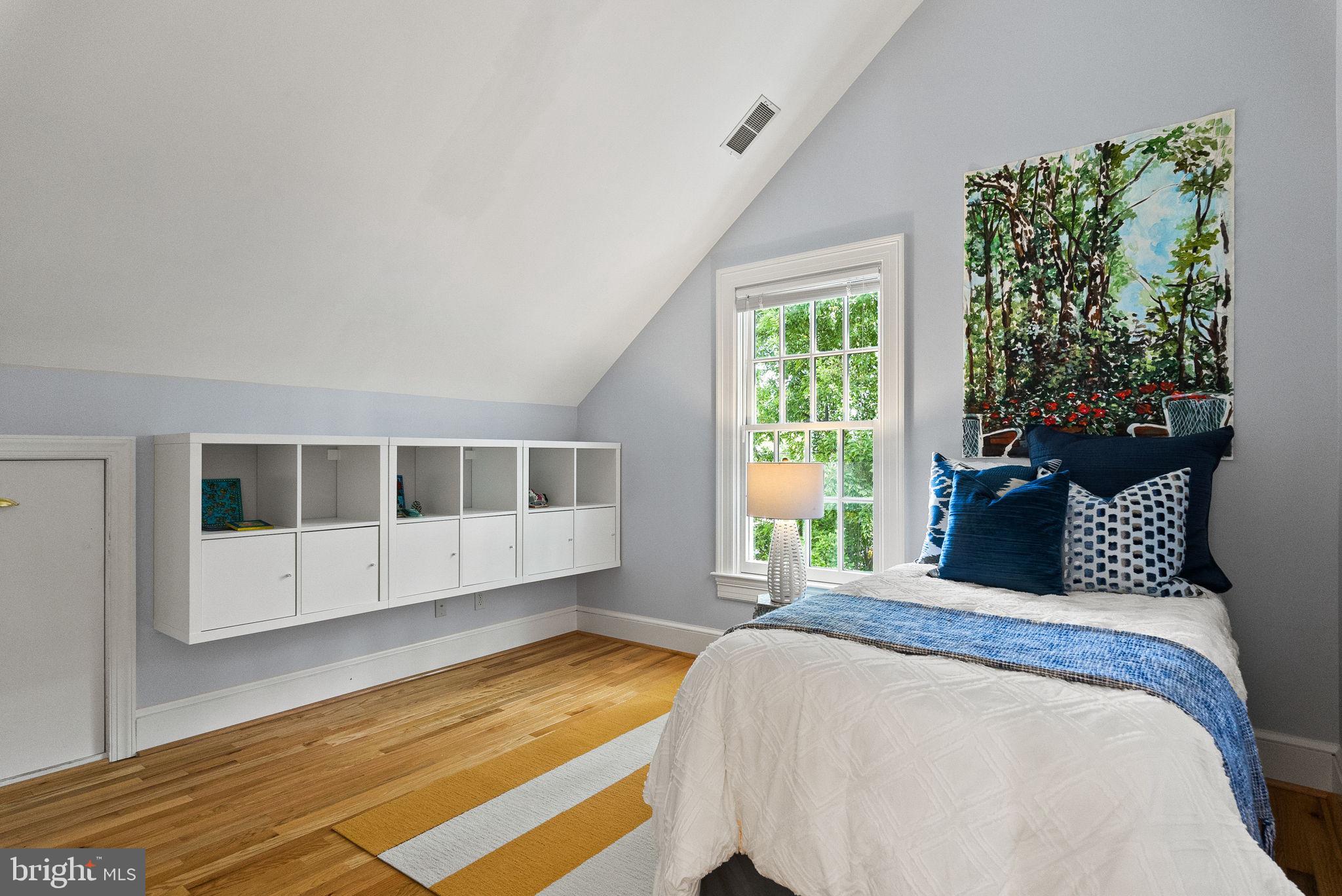 MOUNT VERNON PARK - Residential