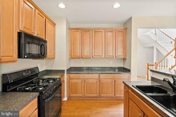 BROADLANDS - Residential Lease