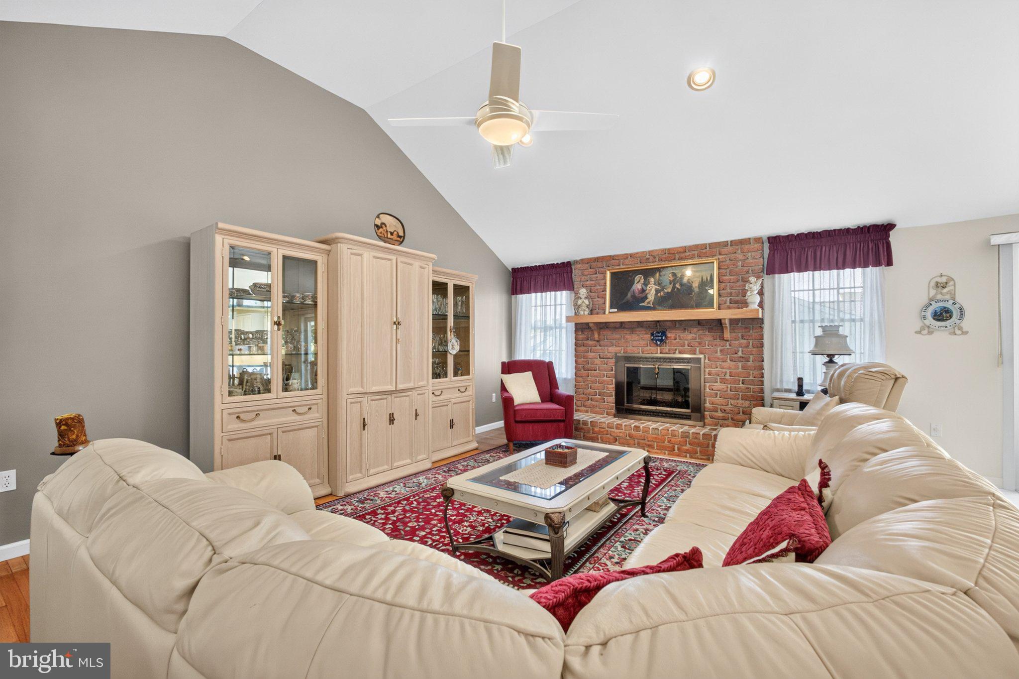 2330 LOCUST LANE