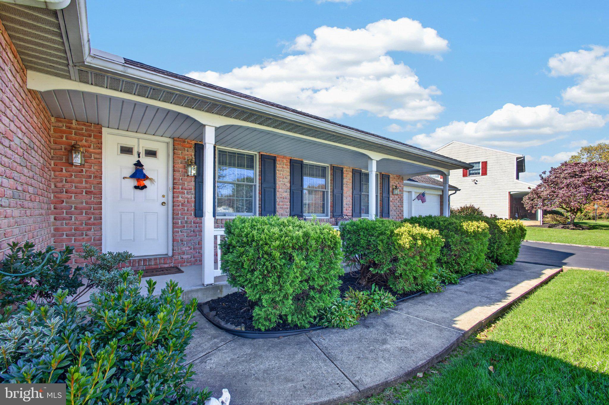 2330 LOCUST LANE