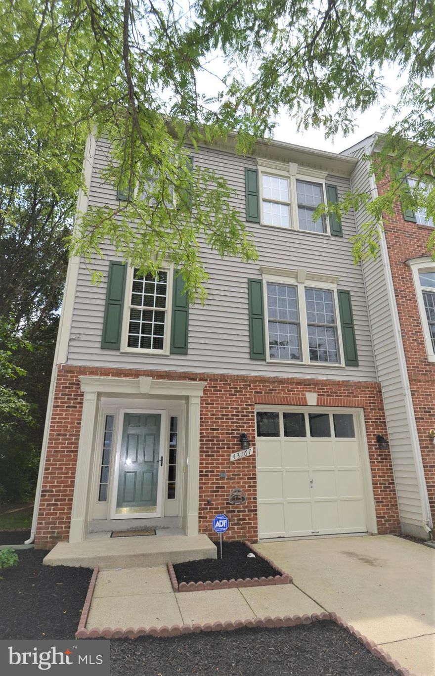 PLEASE REMOVE SHOES*READY FOR IMMEDIATE OCCUPANCY*OPEN, LIGHT & BRIGHT THROUGHOUT*3 BEDROOMS, 2.5 BATHS & 1 CAR GARAGE PLUS DRIVEWAY PARKING*OVER 2,300 FINISHED SQUARE FEET*FRESHLY PAINTED THROUGHOUT*END UNIT BACKING TO TREED AREA, COMMON AREA & WALKING TRAIL*FOYER WITH CERAMIC TILE FLOORING & COAT CLOSET*LARGE OPEN REC ROOM WITH HALF BATH FEATURING WIDE PLANK FLOORING*FULL SIZED WASHER & DRYER*WALK OUT TO FULLY FENCED IN REAR YARD*HARDWOOD FLOORS ON MAIN LEVEL*9 FOOT CEILINGS ON MAIN & UPPER LEVELS*OPEN GOURMET KITCHEN WITH GRANITE COUNTERTOPS, BREAKFAST BAR WITH PENDANT LIGHTING, 42 INCH CABINETS, BACKSPLASH & PANTRY*SEPARATE BREAKFAST ROOM*FAMILY ROOM WITH BAY WINDOW & CEILING FAN*STEP UP TO HUGE LIVING ROOM WITH EXTRA RECESSED LIGHTING FOR FAMILY GATHERINGS*WALK OUT TO LARGE REAR DECK OVERLOOKING TREED AREA, OPEN COMMON AREA & WALKING TRAIL*PRIMARY BEDROOM WITH WALK IN CLOSET & CEILING FAN*PRIMARY BATH WITH SEPARATE SHOWER & OVERSIZED 2 PERSON SOAKING TUB*2 ADDITIONAL BEDROOMS & 2ND FULL BATH WITH DUAL VANITIES ON UPPER LEVEL*ENJOY ALL OF SOUTH RIDING AMENITIES WITH MULTIPLE POOLS, TENNIS, TOT LOTS, ALL SHOPPING & RESTAURANTS*LOCATED NEAR NEW PAUL IV HIGH SCHOOL*