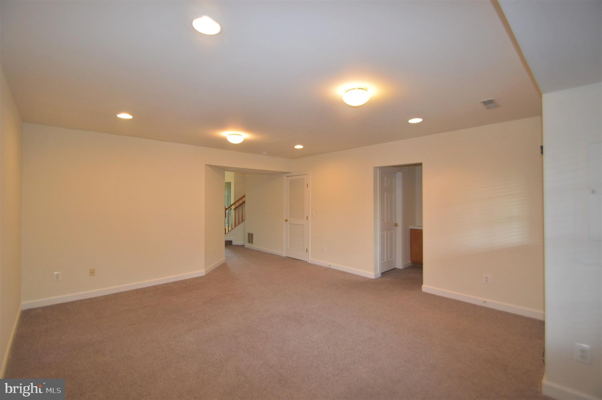 SOUTH RIDING - Residential Lease