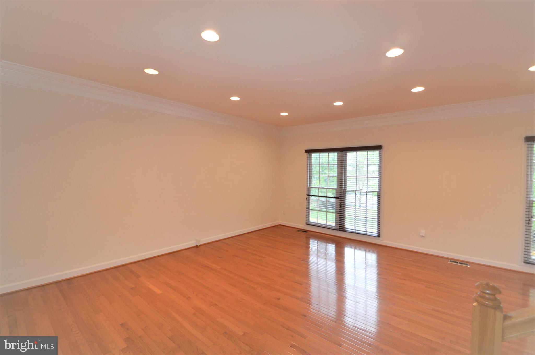 SOUTH RIDING - Residential Lease