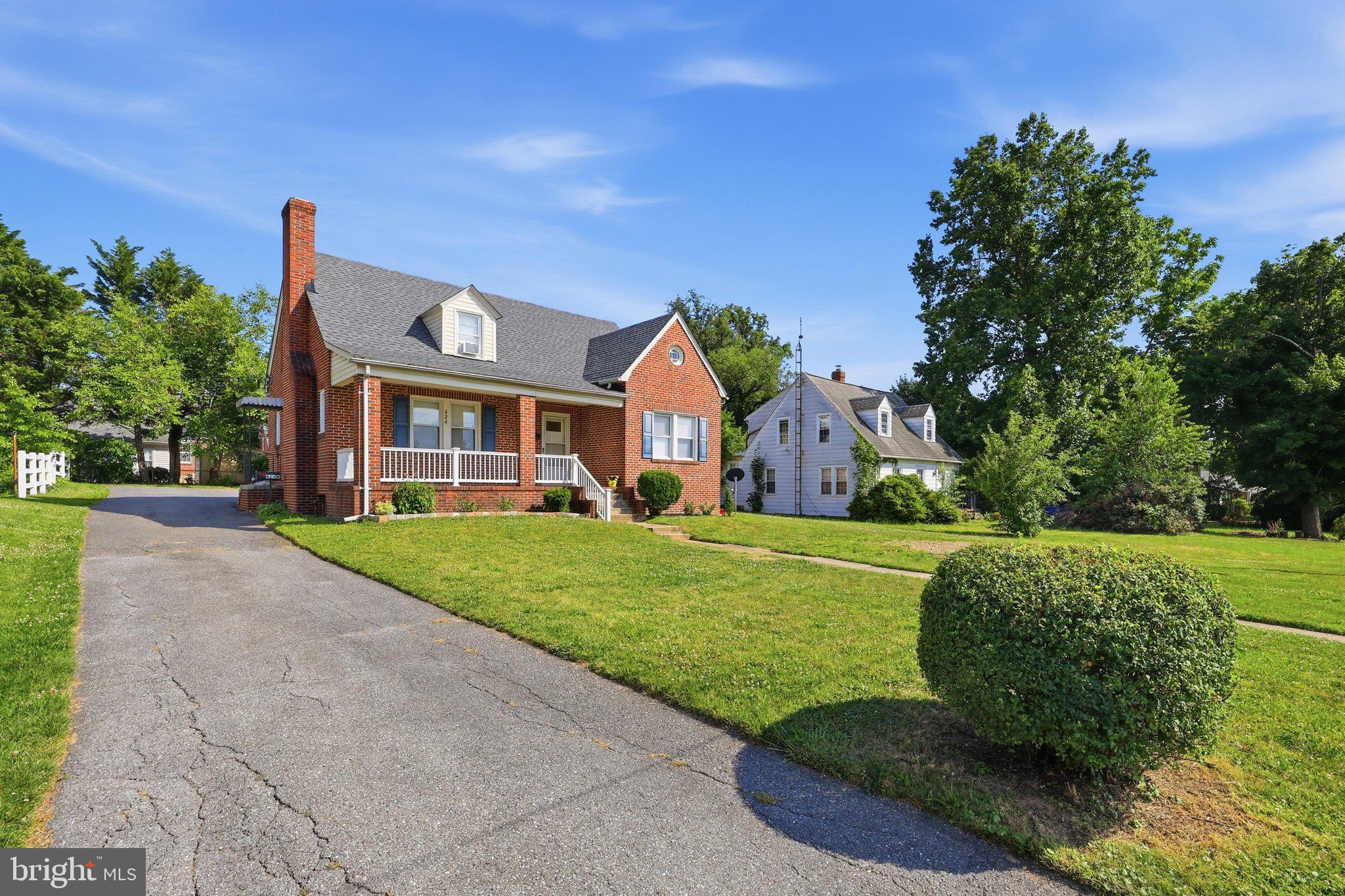 624 MILITARY ROAD