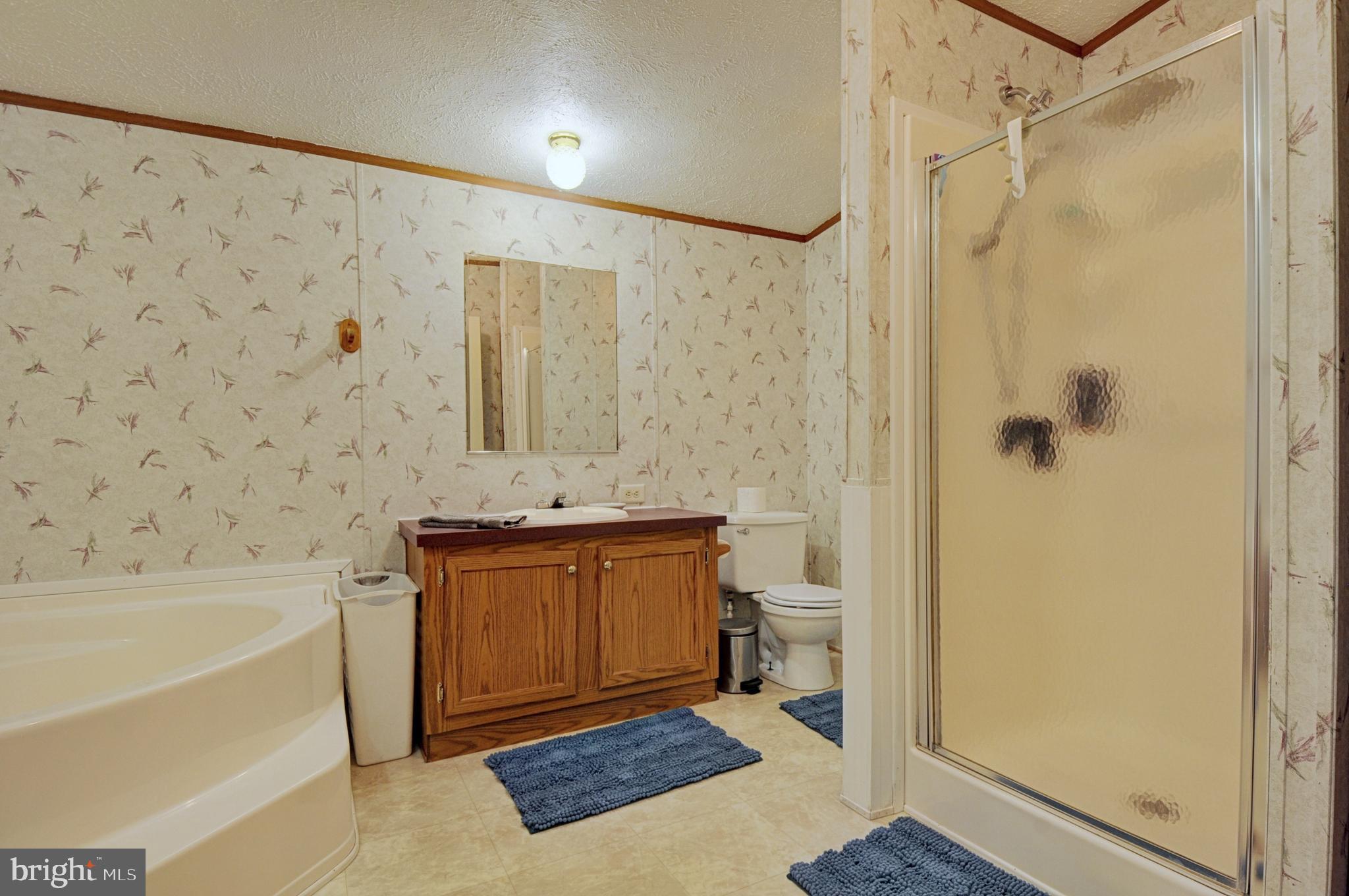 GOLDEN ACRES - Residential