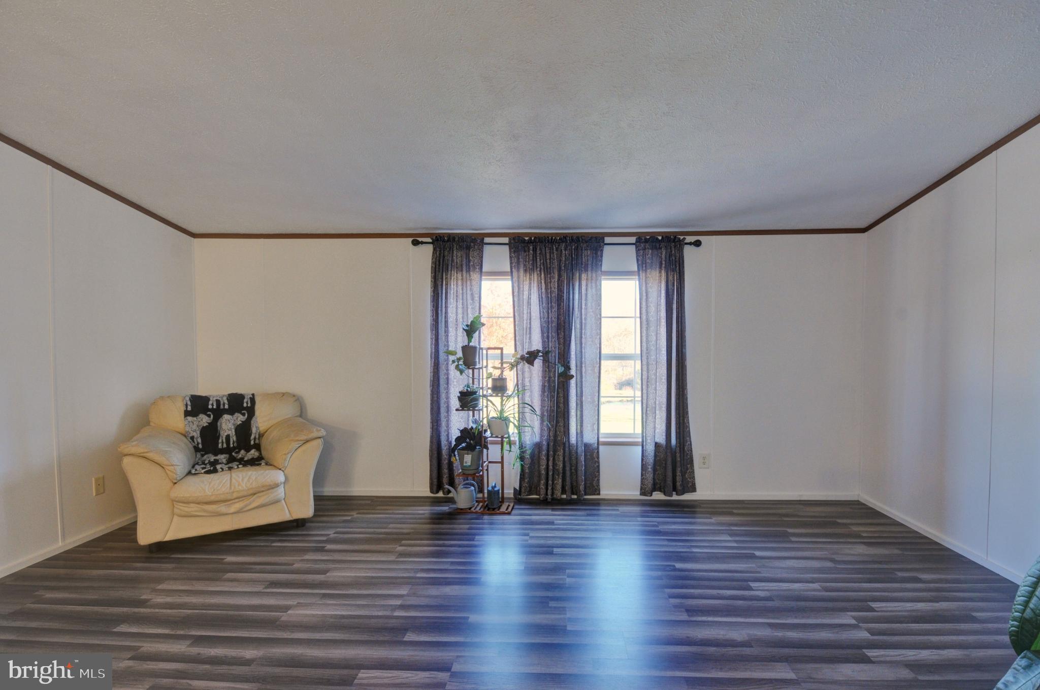 GOLDEN ACRES - Residential