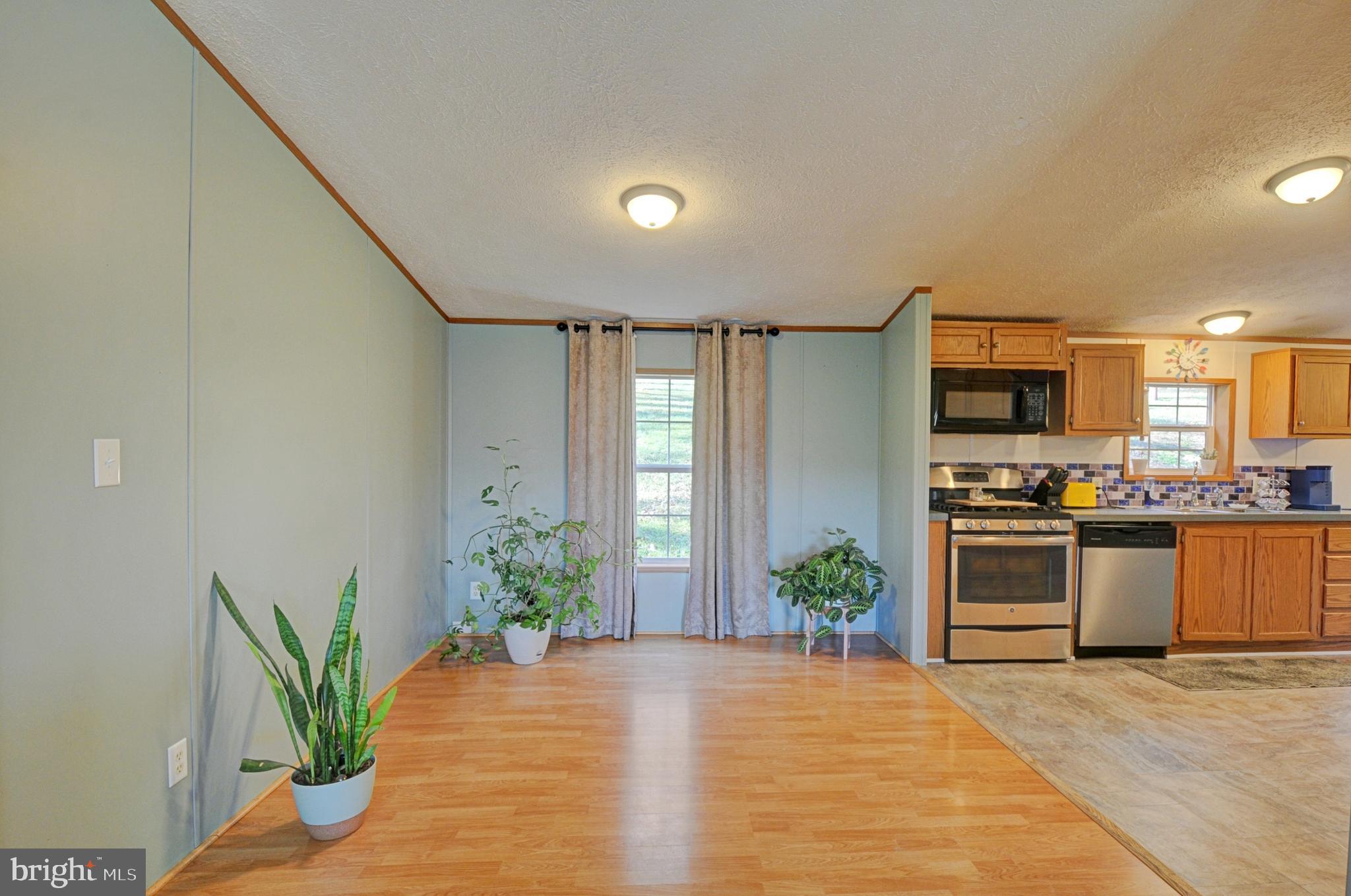 GOLDEN ACRES - Residential