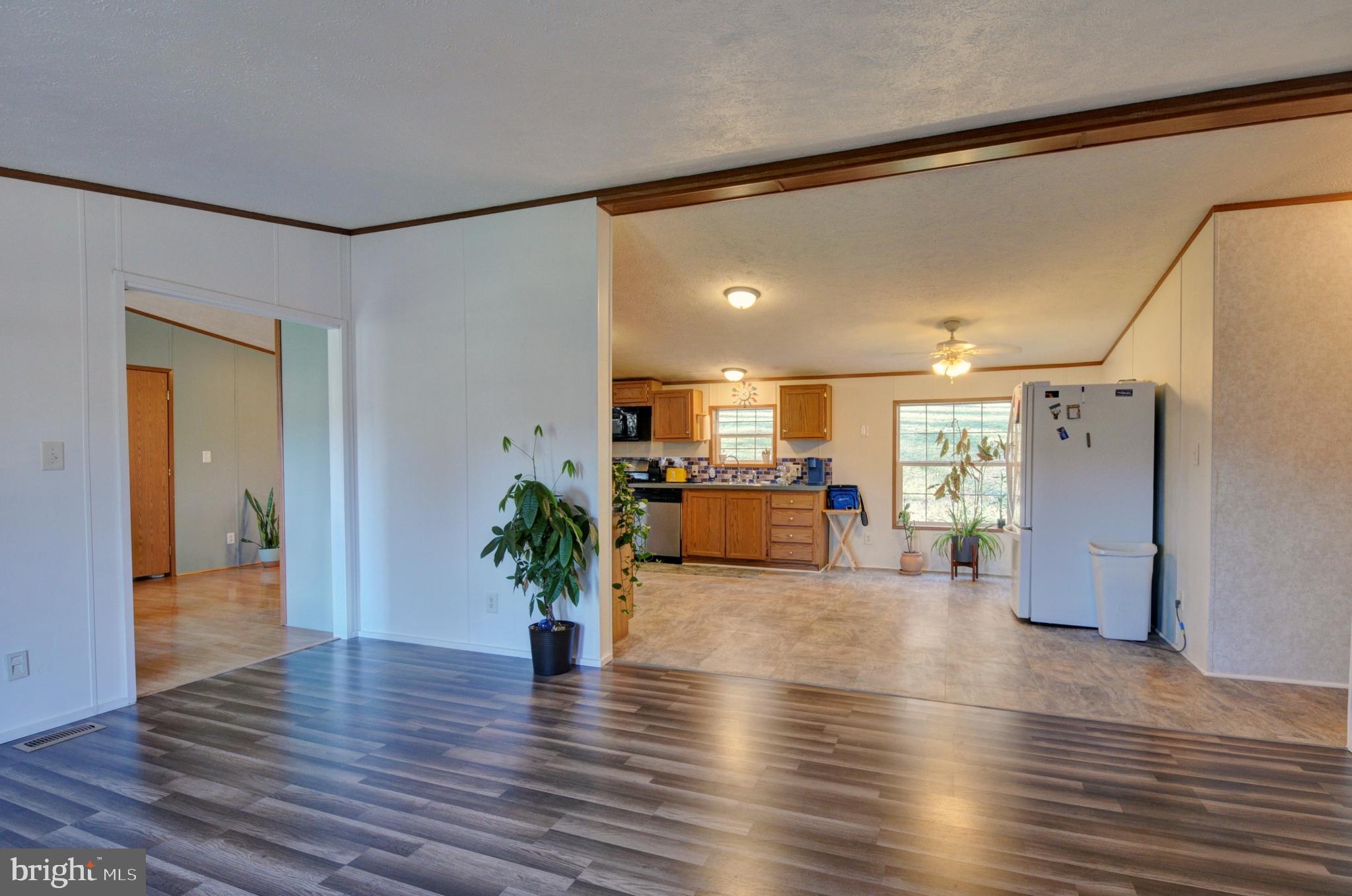 GOLDEN ACRES - Residential