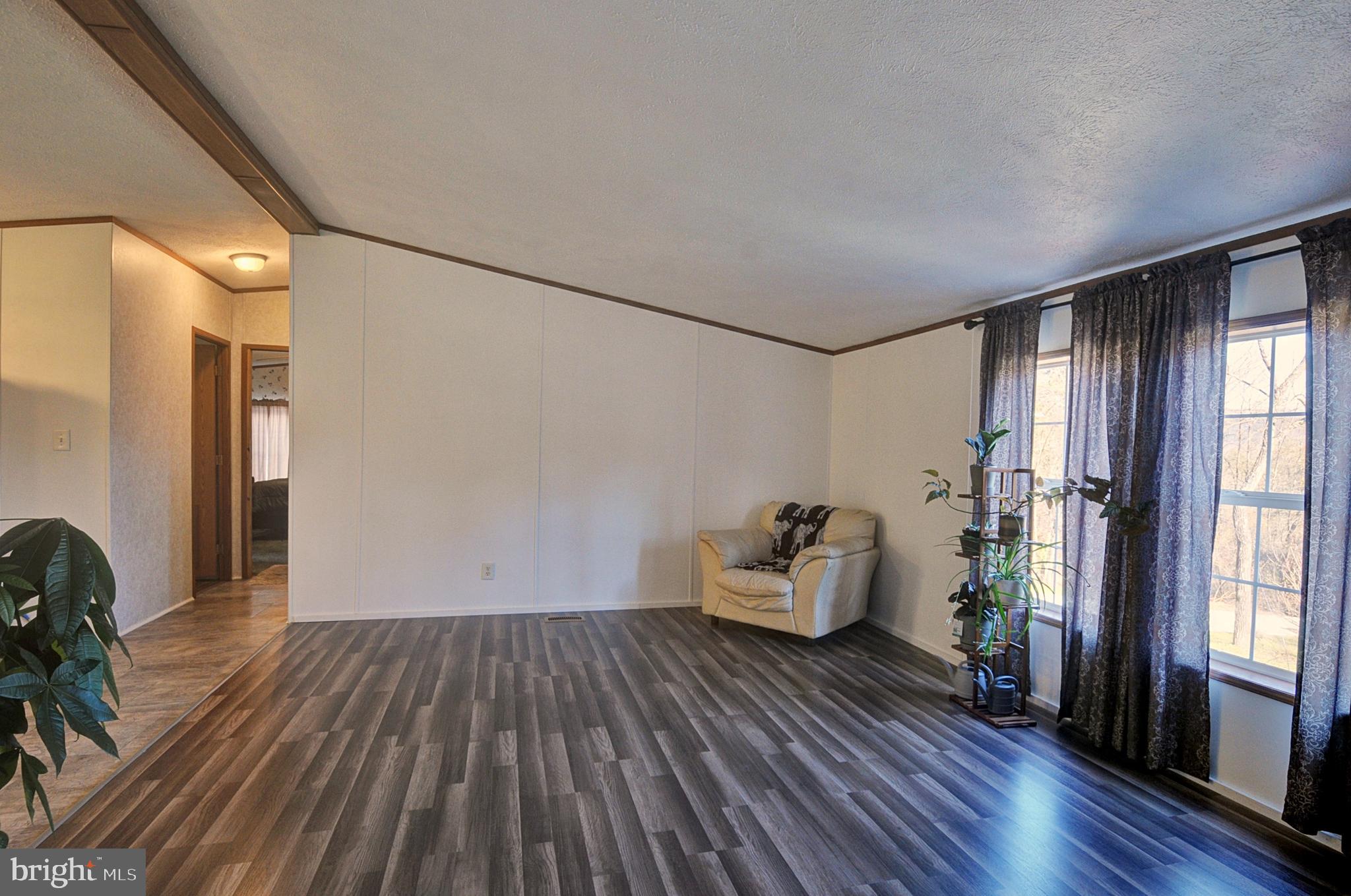 GOLDEN ACRES - Residential