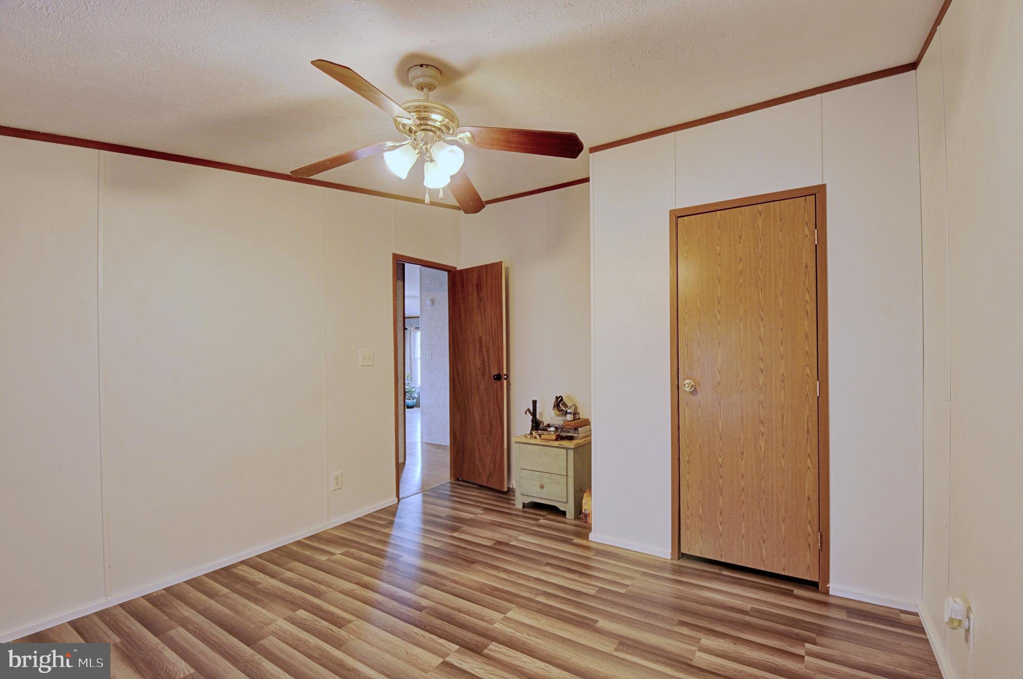 GOLDEN ACRES - Residential