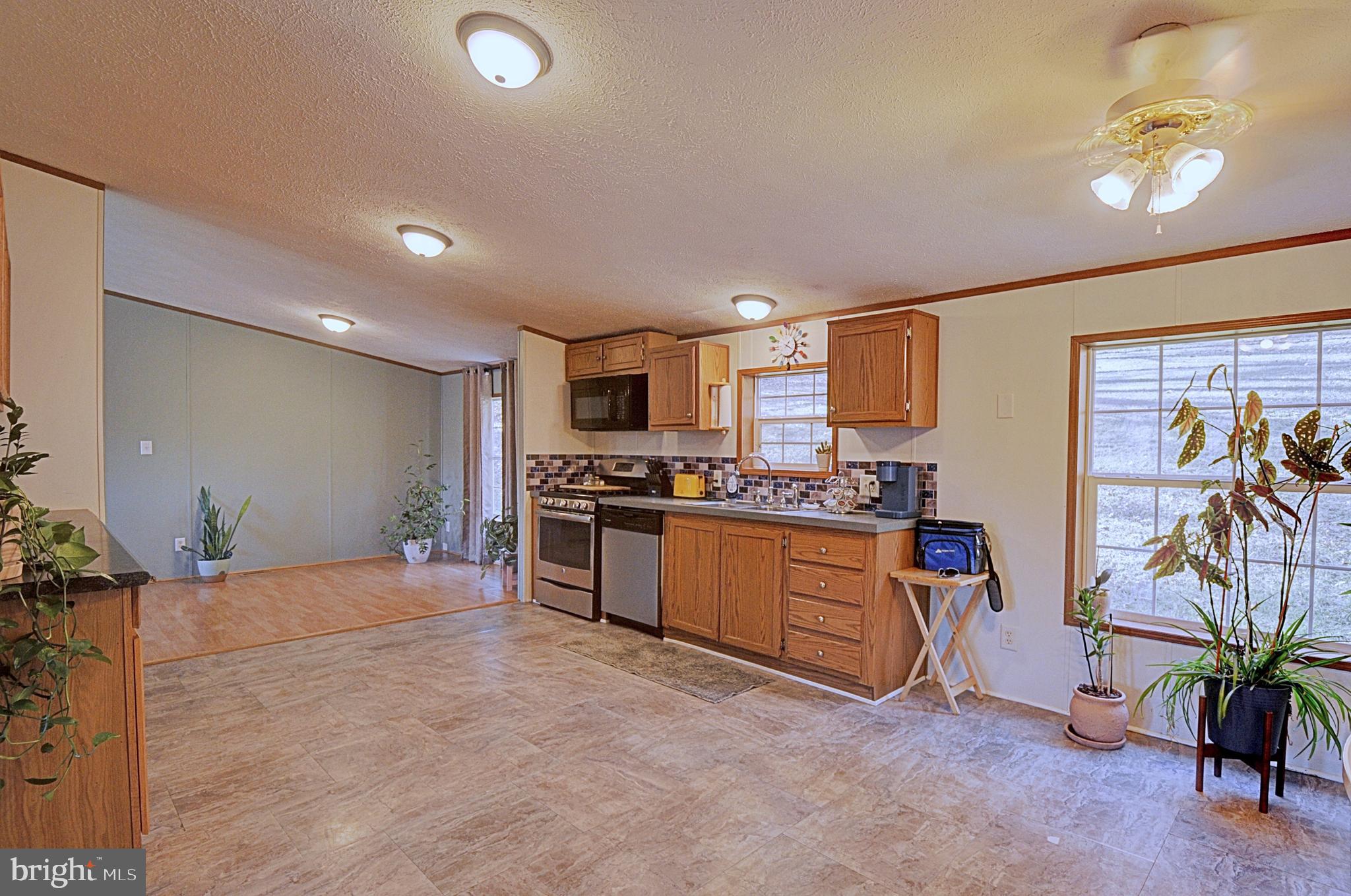 GOLDEN ACRES - Residential