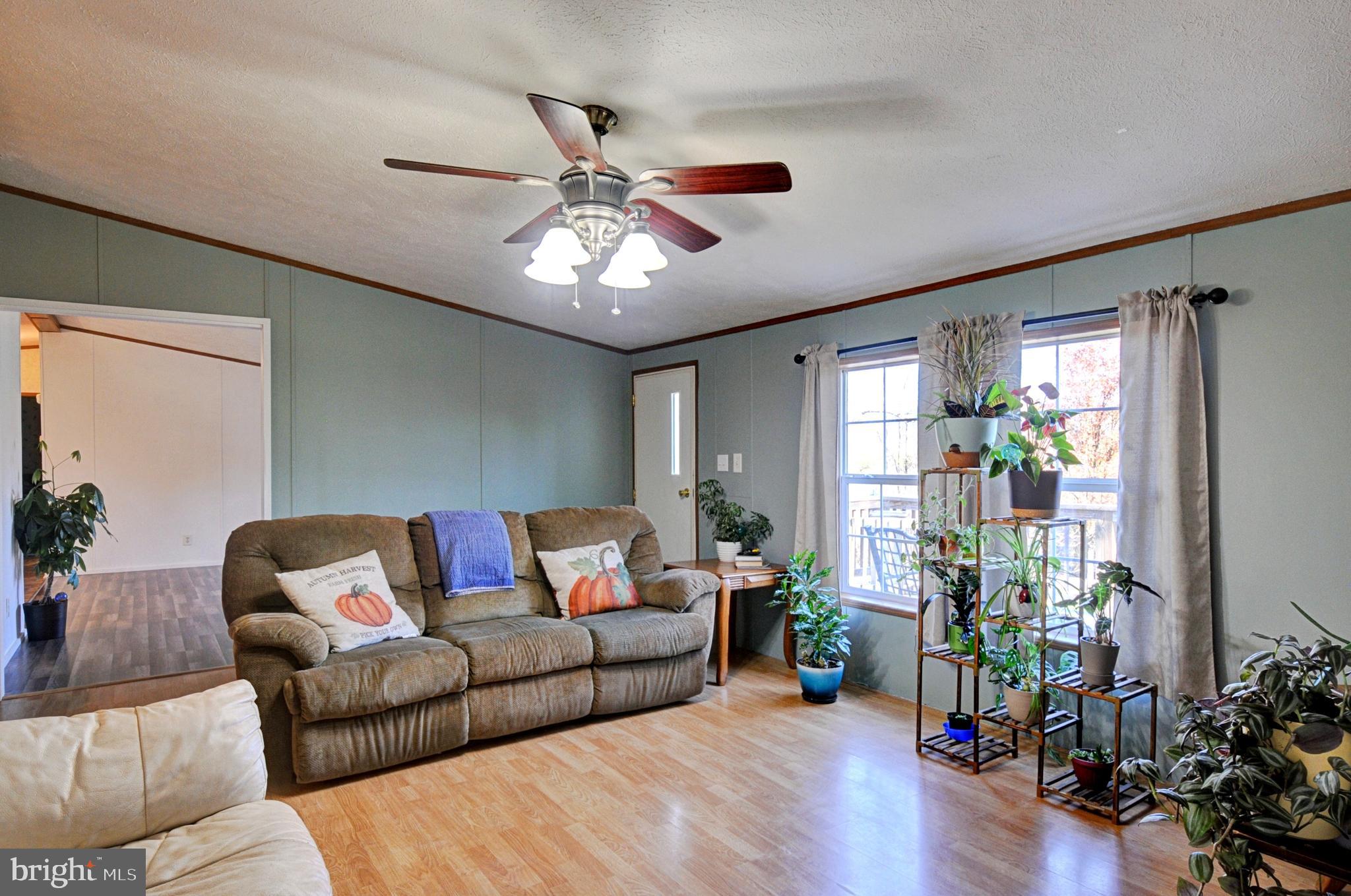 GOLDEN ACRES - Residential