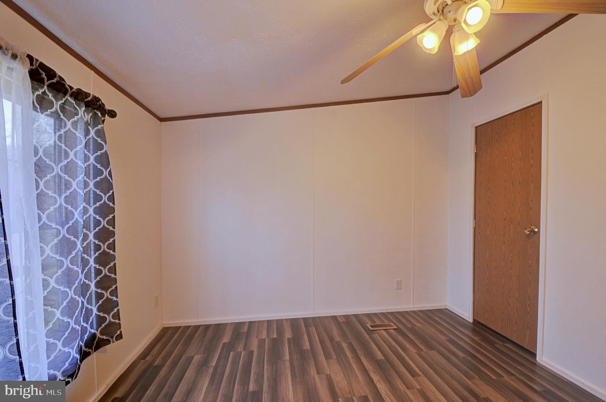 GOLDEN ACRES - Residential