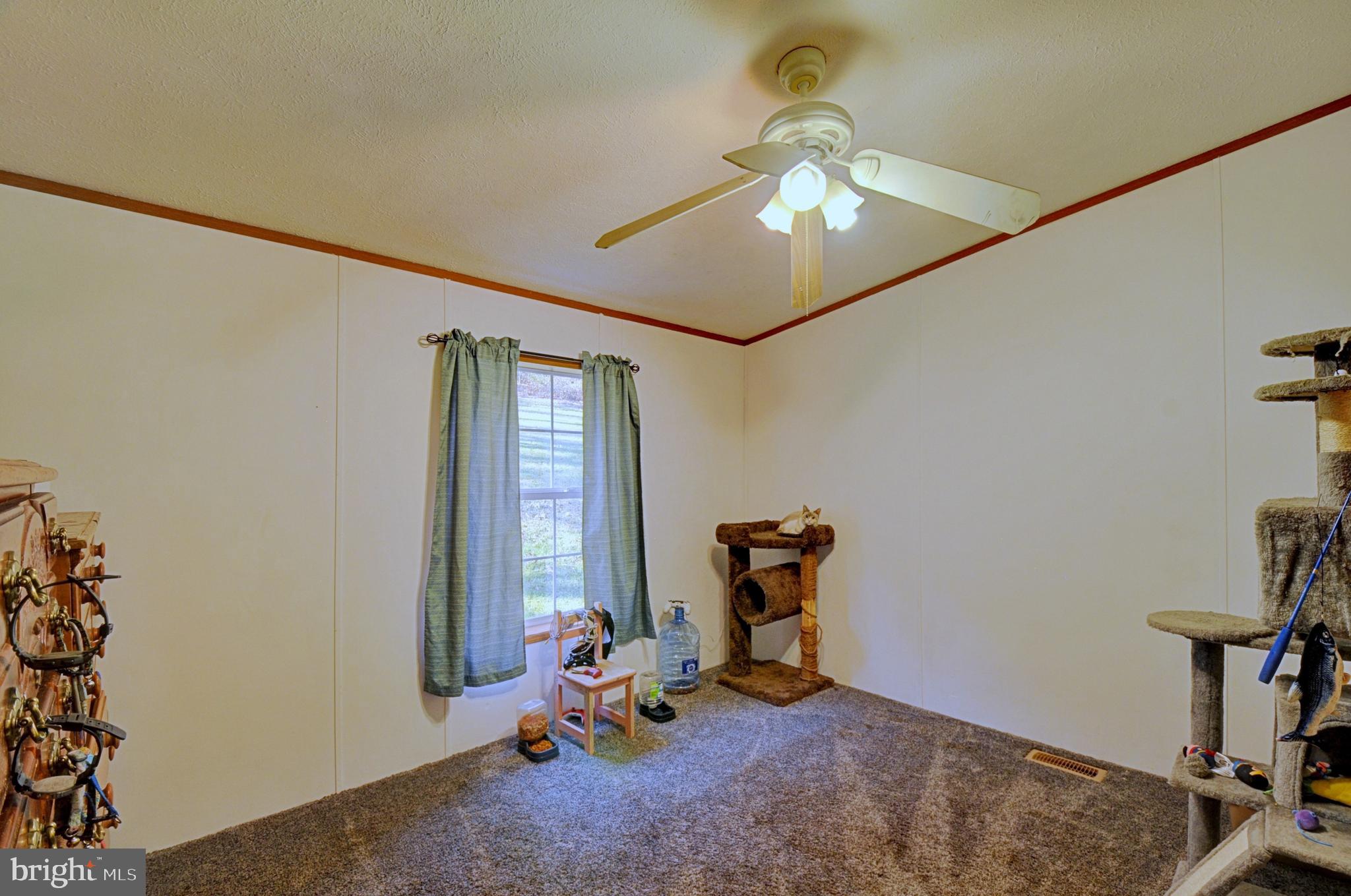 GOLDEN ACRES - Residential