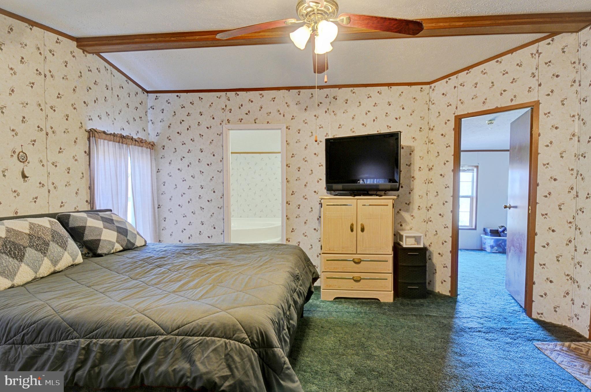 GOLDEN ACRES - Residential