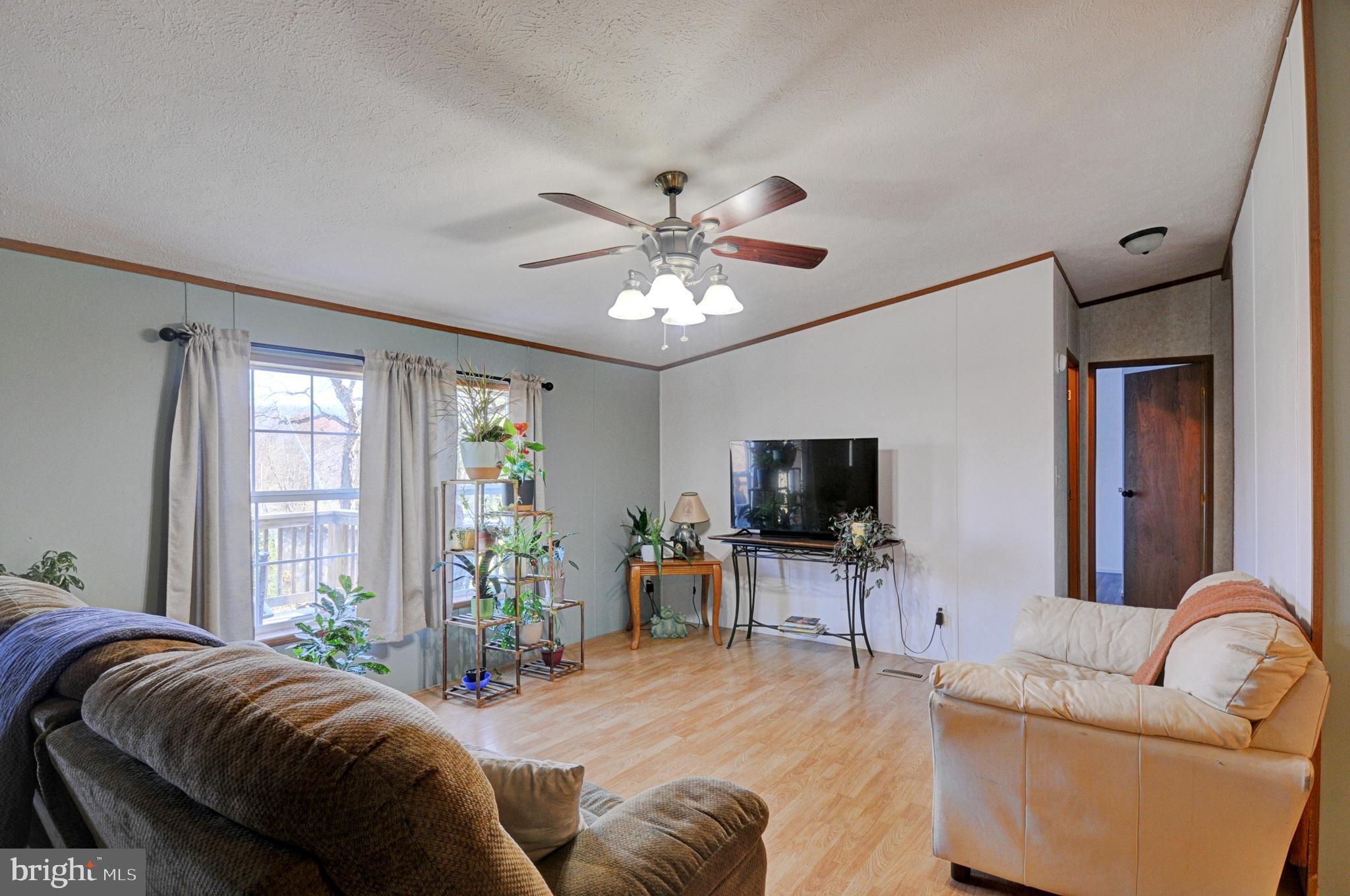 GOLDEN ACRES - Residential