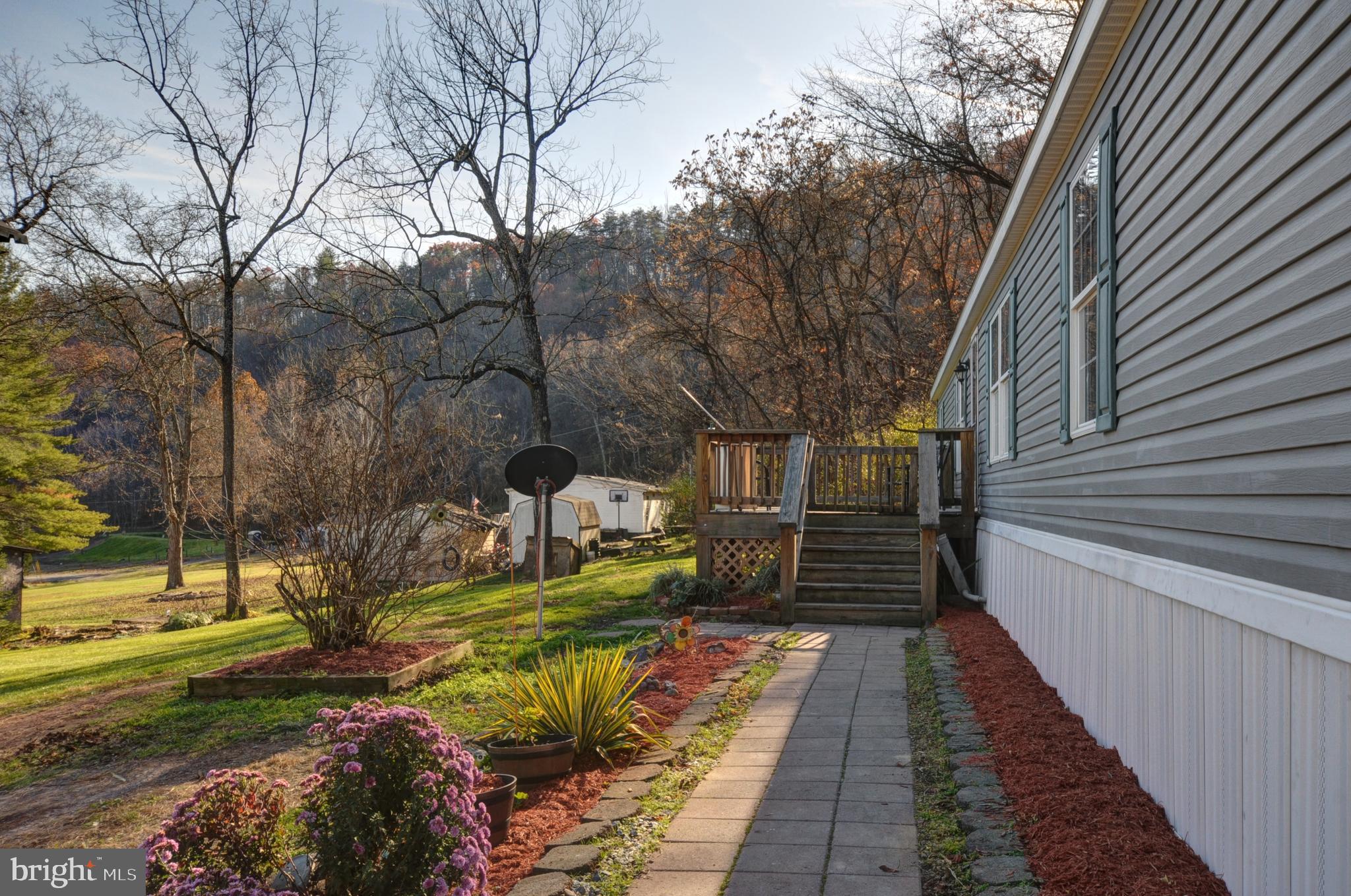 GOLDEN ACRES - Residential