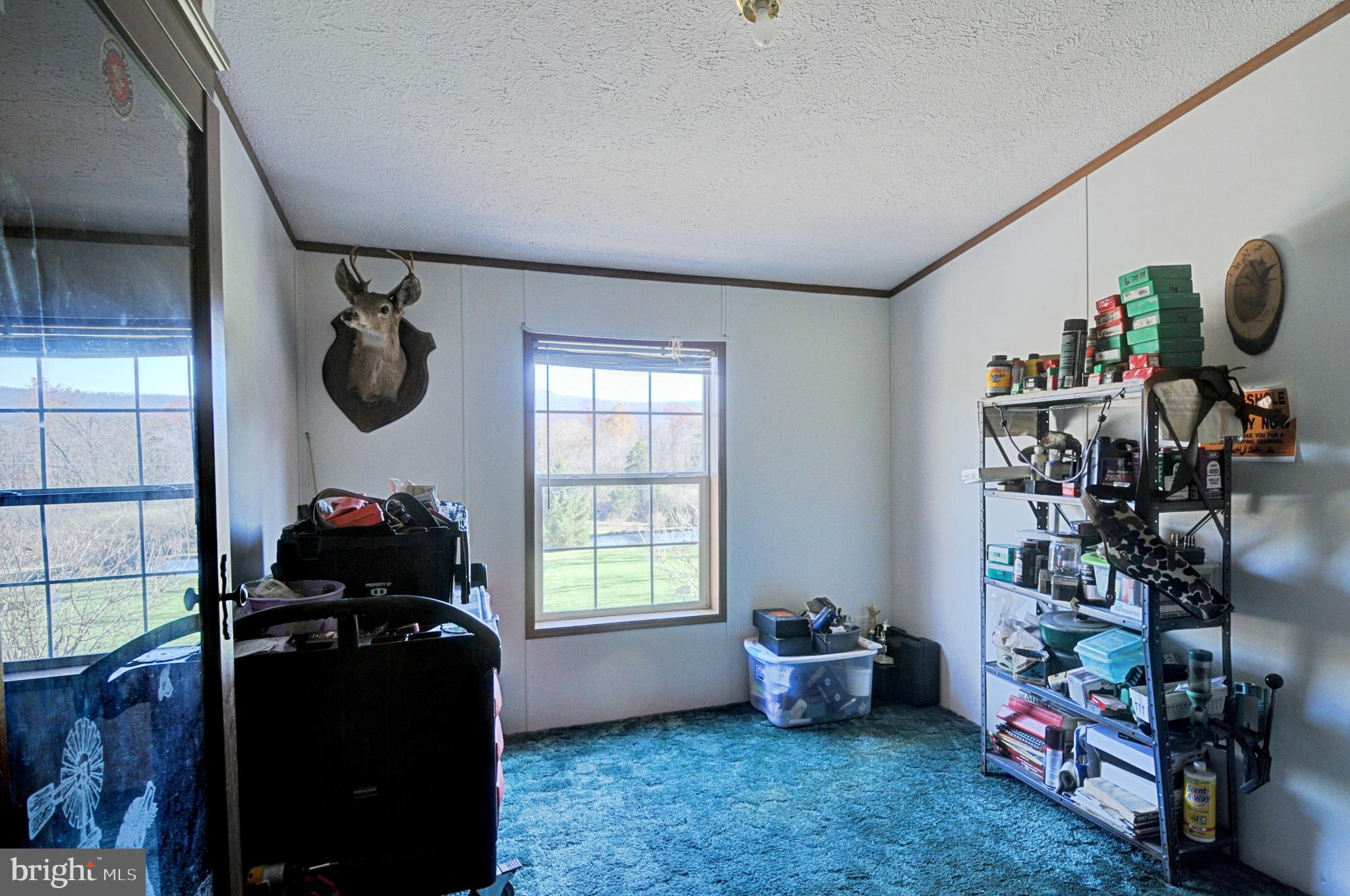 GOLDEN ACRES - Residential