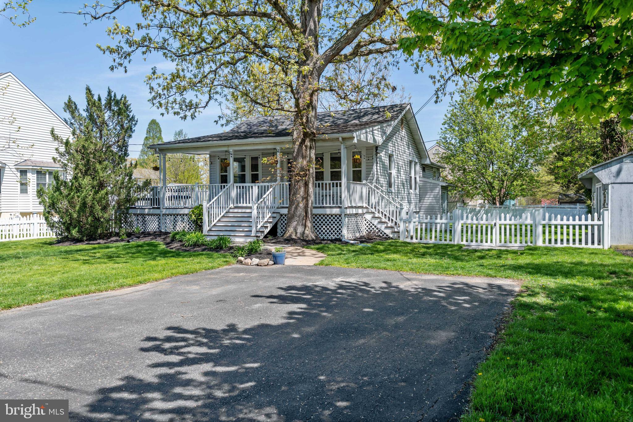 PERRING WOODS COURT - Residential