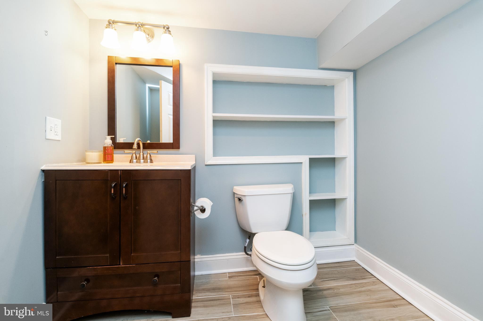 PERRING WOODS COURT - Residential