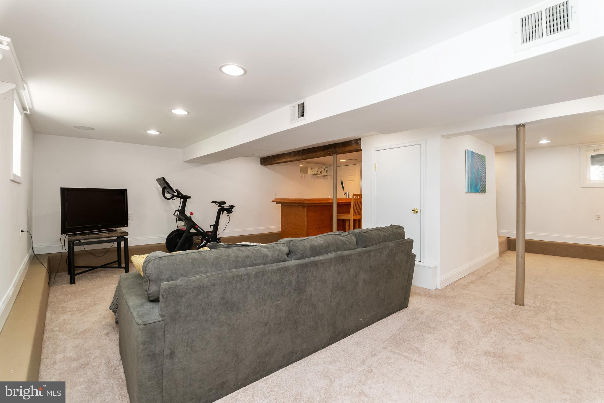 PERRING WOODS COURT - Residential