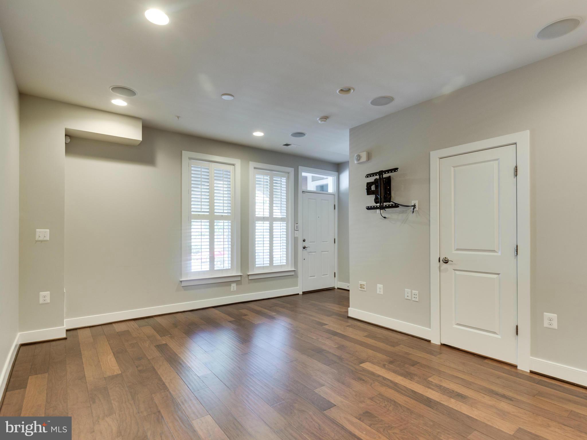 POTOMAC YARD - Residential Lease