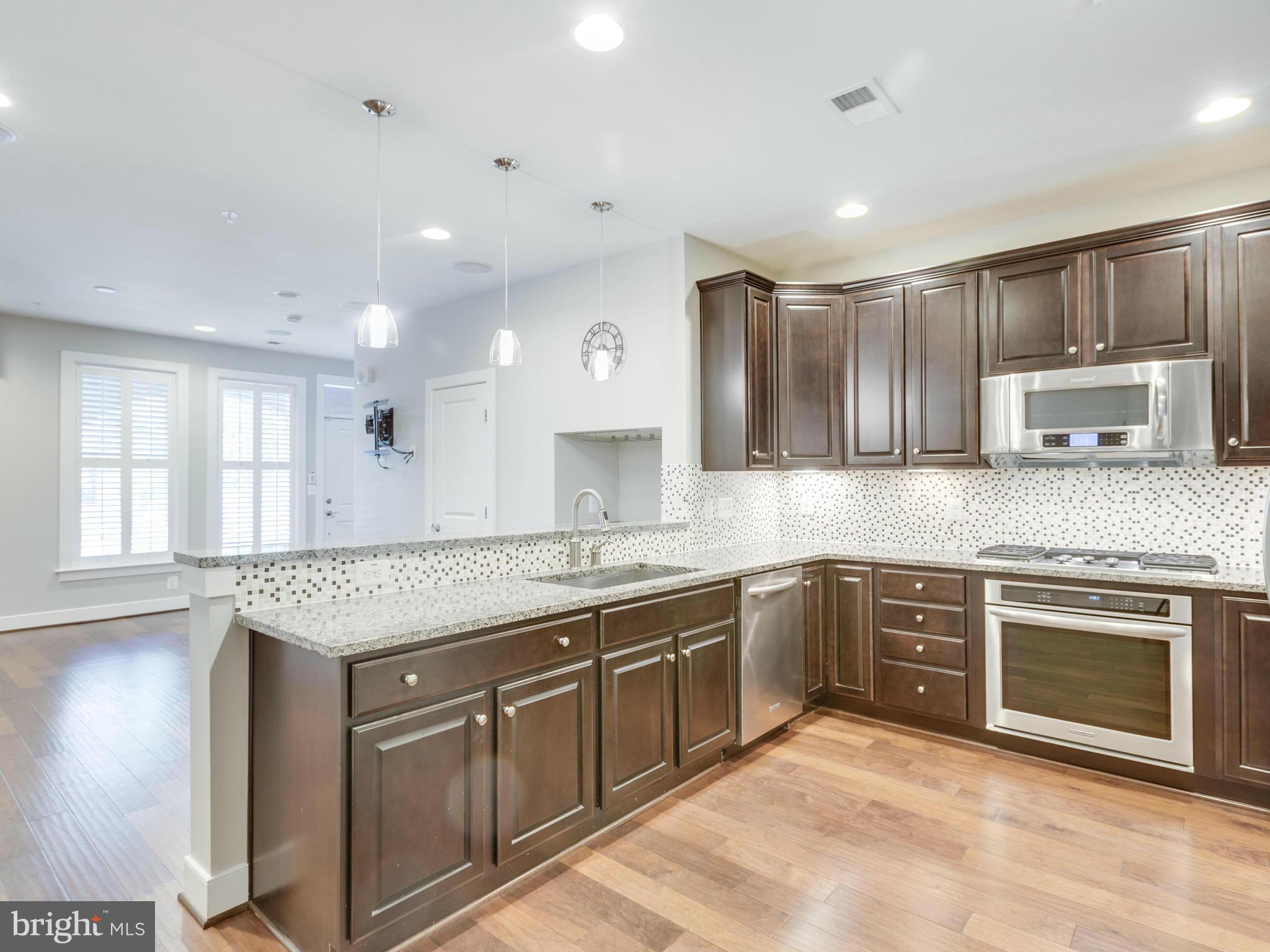 POTOMAC YARD - Residential Lease