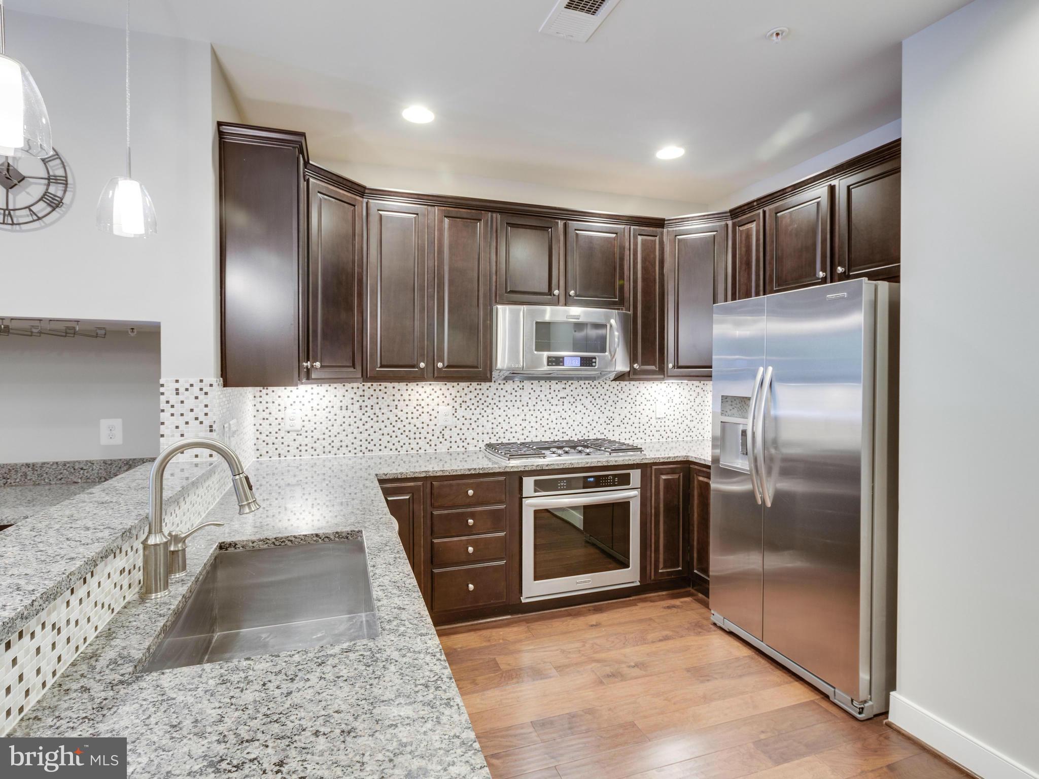 POTOMAC YARD - Residential Lease