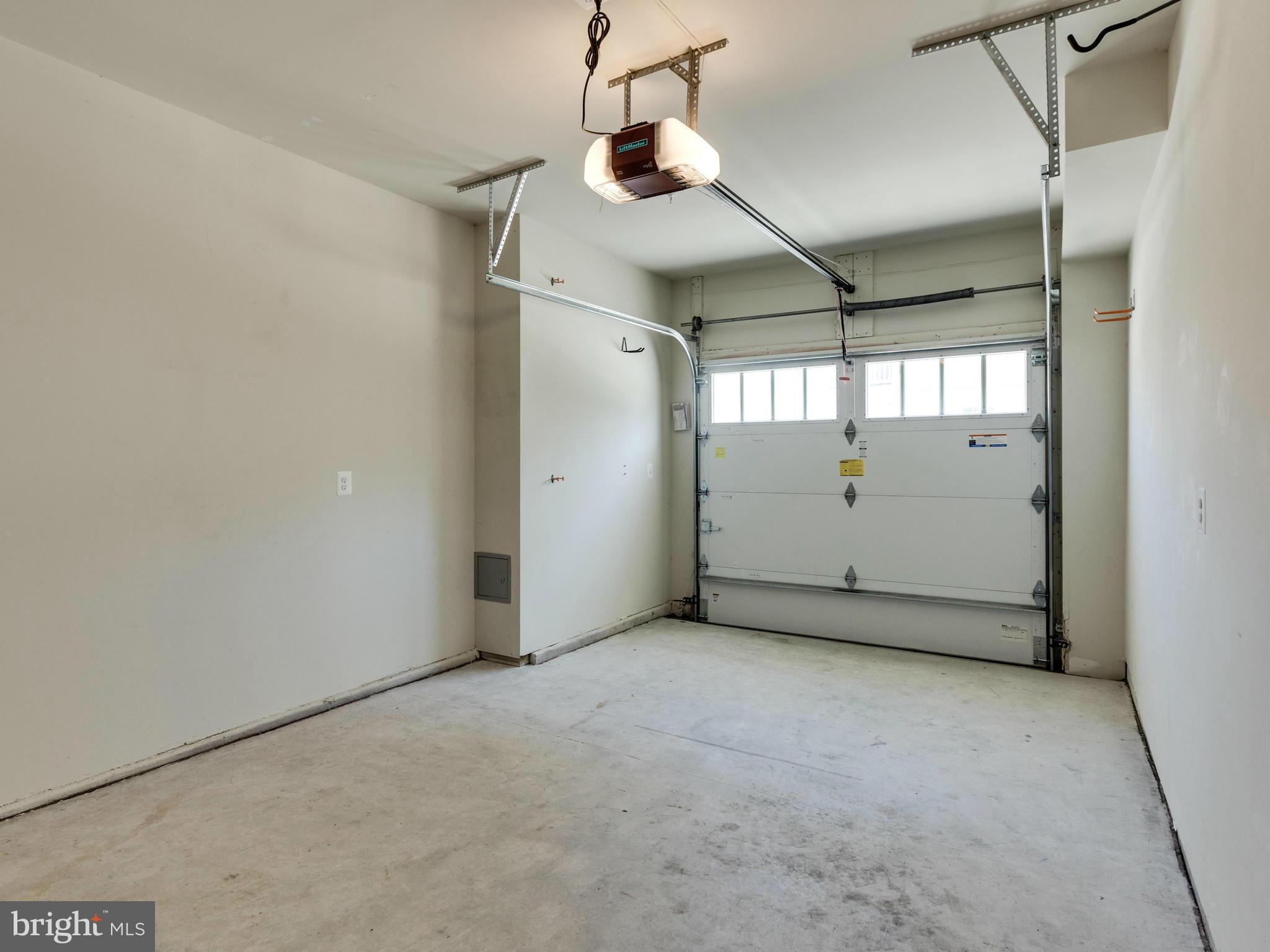 POTOMAC YARD - Residential Lease