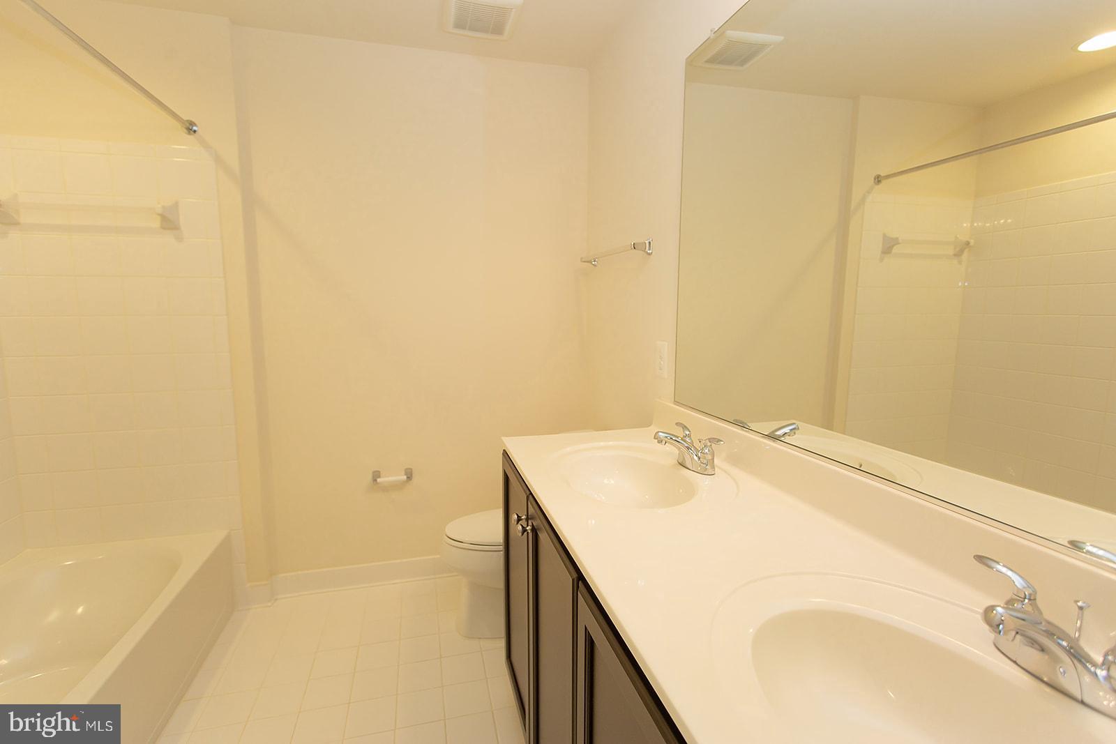 SIGNAL HILL STATION - Residential