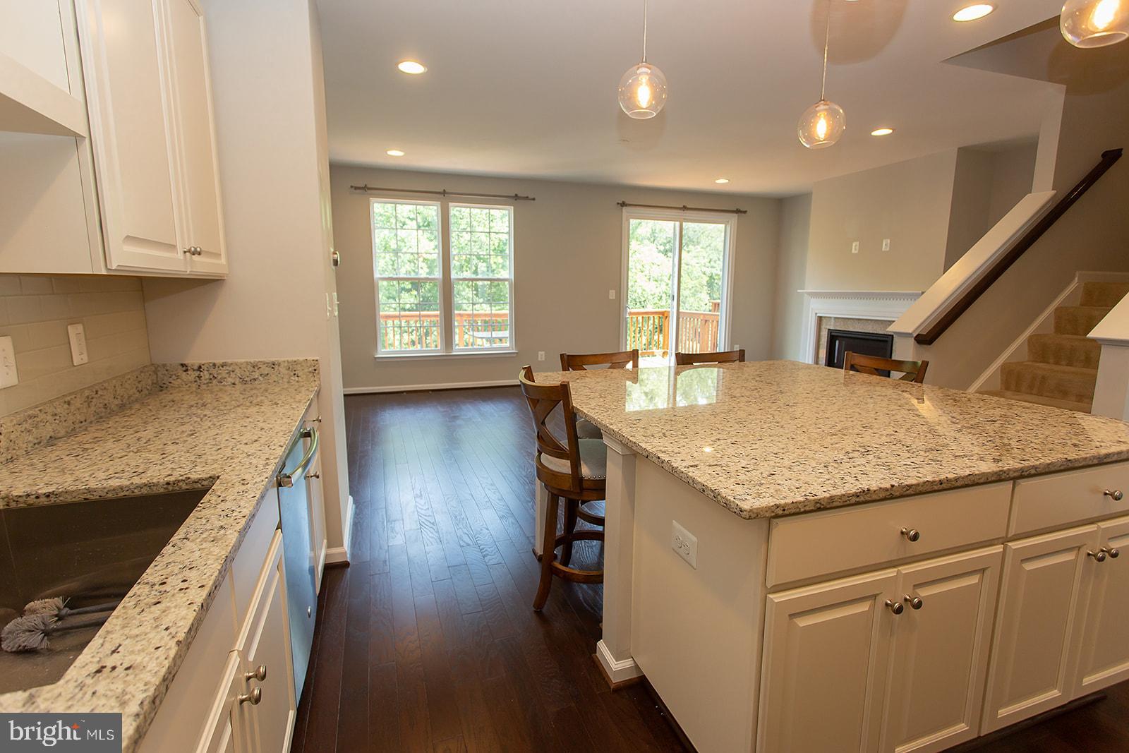 SIGNAL HILL STATION - Residential