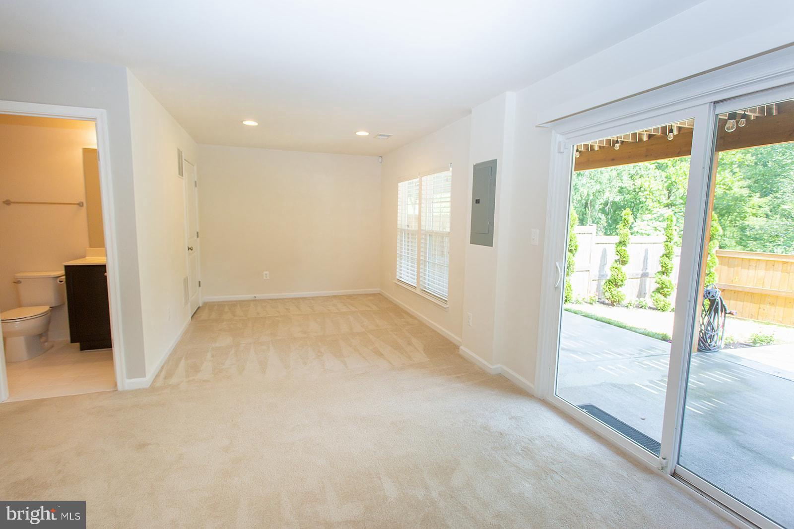 SIGNAL HILL STATION - Residential