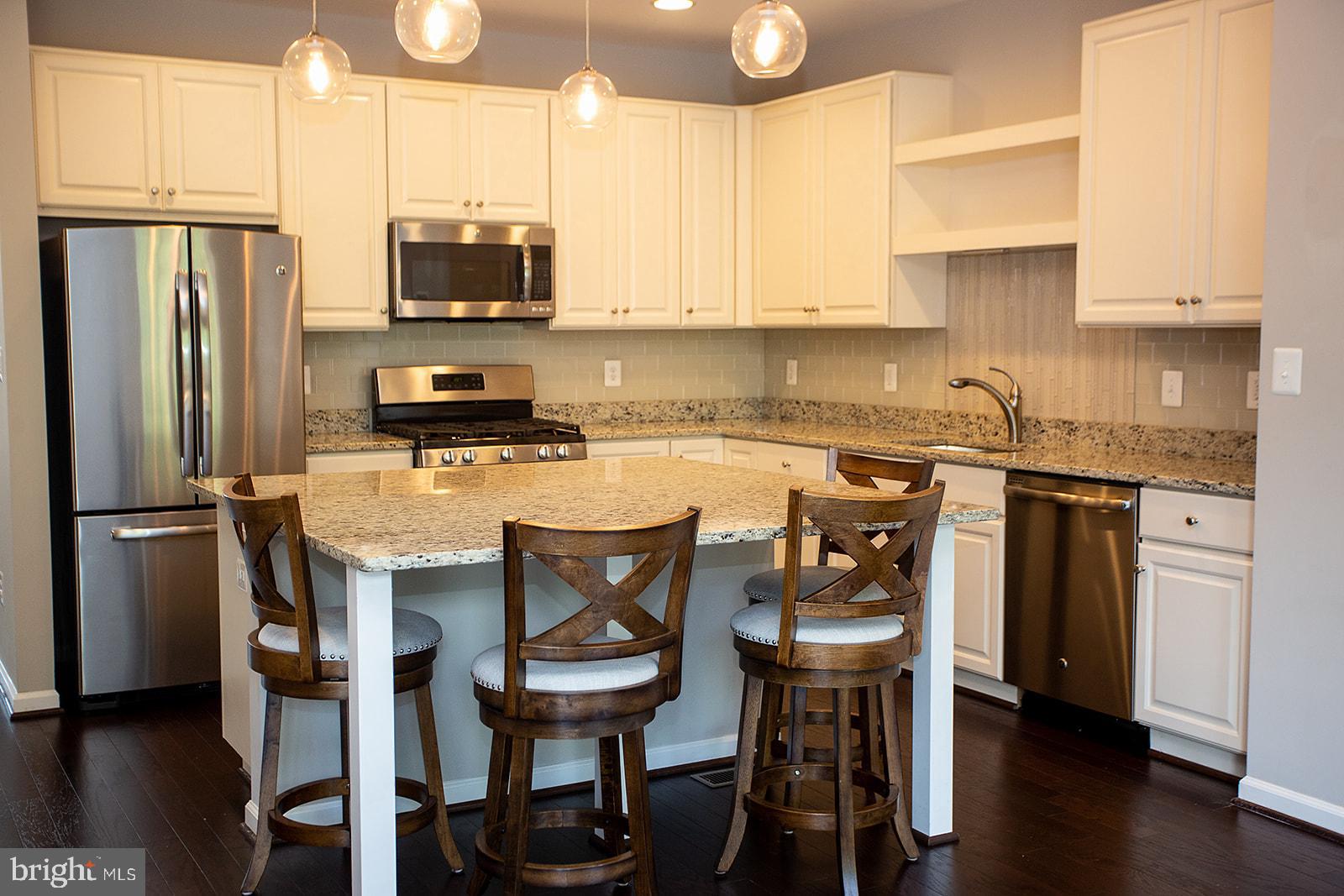 SIGNAL HILL STATION - Residential