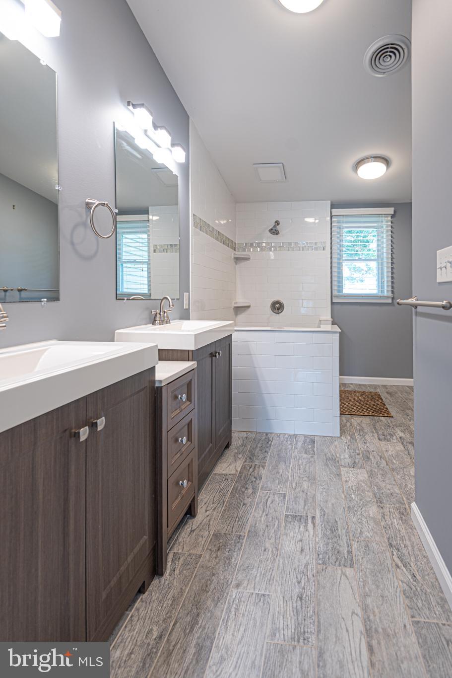 MYSTIC HARBOUR - Residential